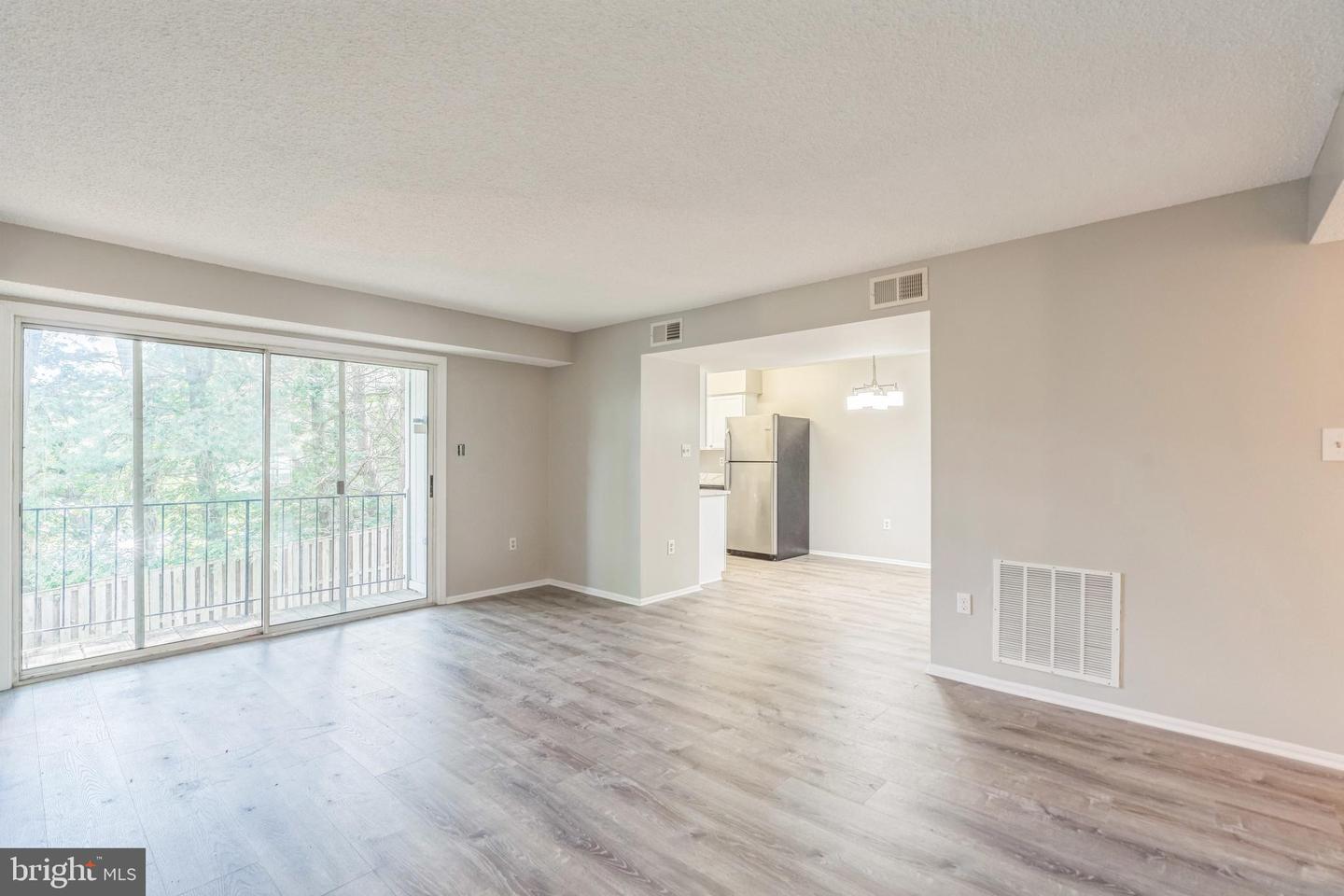 7743 INVERSHAM DR #197, FALLS CHURCH, Virginia 22042, 3 Bedrooms Bedrooms, ,2 BathroomsBathrooms,Residential,For sale,7743 INVERSHAM DR #197,VAFX2236098 MLS # VAFX2236098