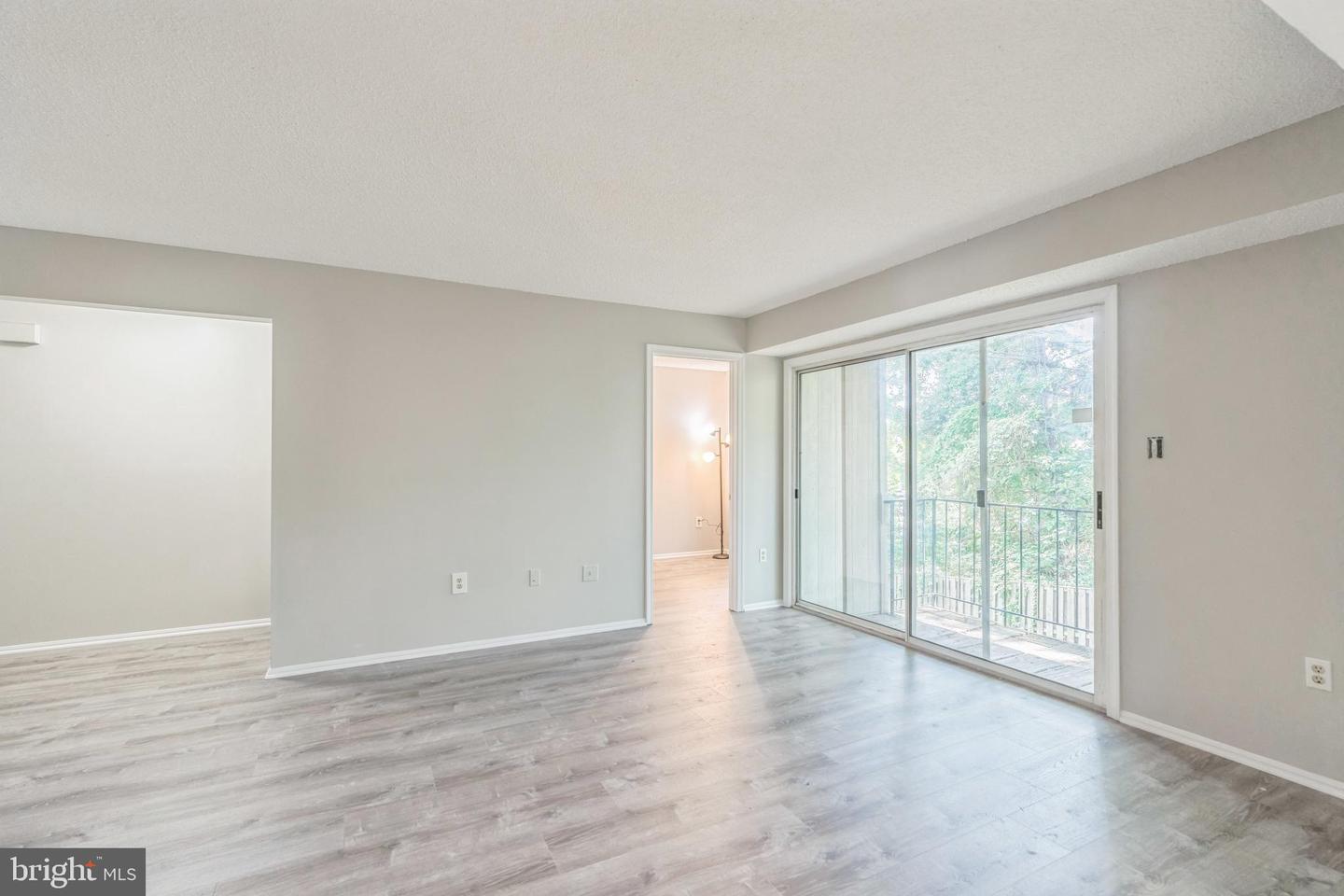 7743 INVERSHAM DR #197, FALLS CHURCH, Virginia 22042, 3 Bedrooms Bedrooms, ,2 BathroomsBathrooms,Residential,For sale,7743 INVERSHAM DR #197,VAFX2236098 MLS # VAFX2236098