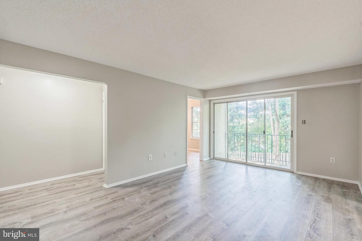 7743 INVERSHAM DR #197, FALLS CHURCH, Virginia 22042, 3 Bedrooms Bedrooms, ,2 BathroomsBathrooms,Residential,For sale,7743 INVERSHAM DR #197,VAFX2236098 MLS # VAFX2236098
