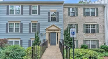 7743 INVERSHAM DR #197, FALLS CHURCH, Virginia 22042, 3 Bedrooms Bedrooms, ,2 BathroomsBathrooms,Residential,For sale,7743 INVERSHAM DR #197,VAFX2236098 MLS # VAFX2236098