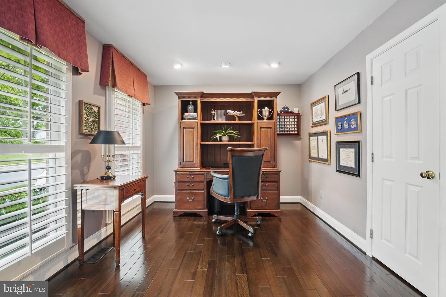 13757 LAUREL ROCK DR, CLIFTON, Virginia 20124, 5 Bedrooms Bedrooms, ,3 BathroomsBathrooms,Residential,For sale,13757 LAUREL ROCK DR,VAFX2238748 MLS # VAFX2238748
