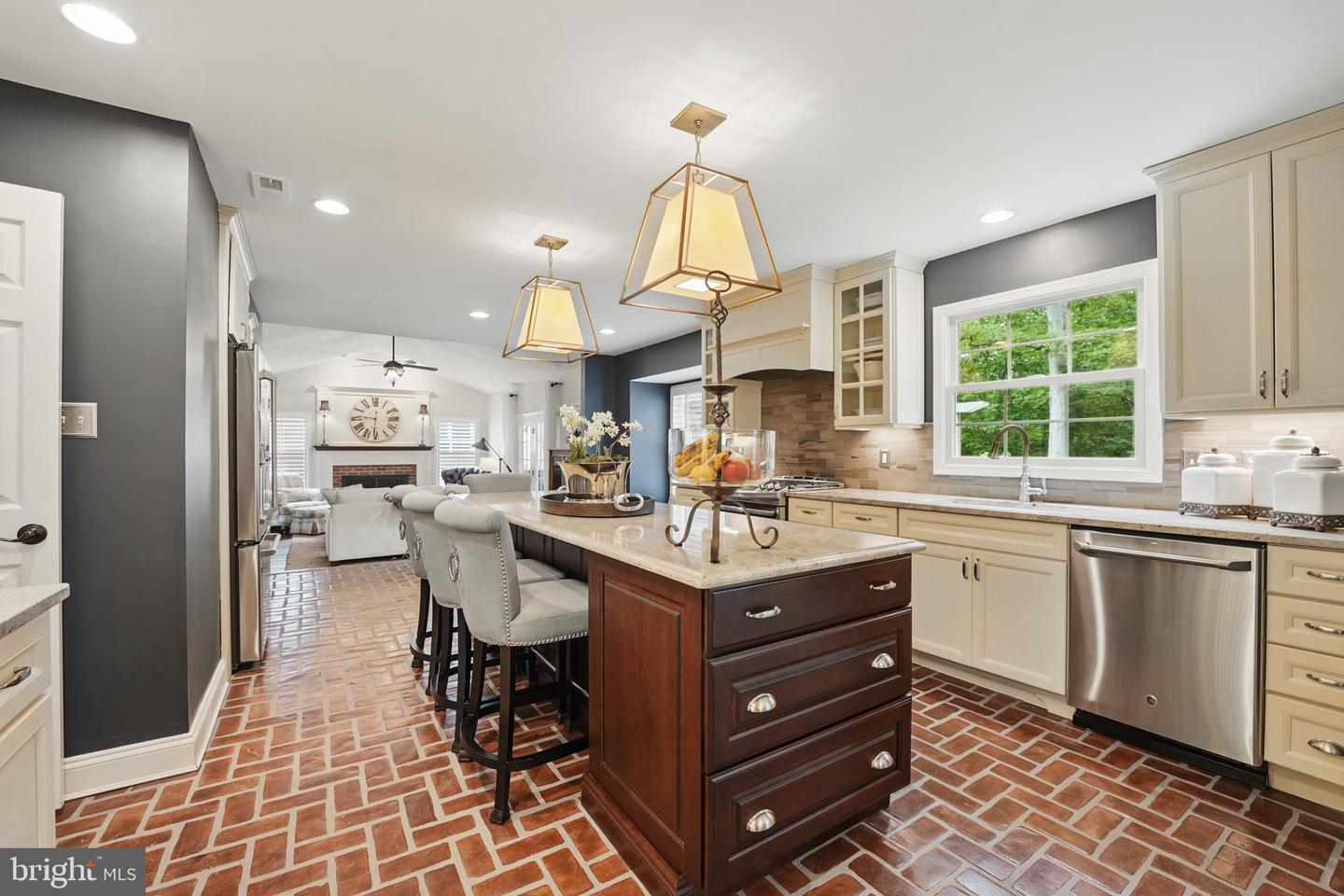 13757 LAUREL ROCK DR, CLIFTON, Virginia 20124, 5 Bedrooms Bedrooms, ,3 BathroomsBathrooms,Residential,For sale,13757 LAUREL ROCK DR,VAFX2238748 MLS # VAFX2238748