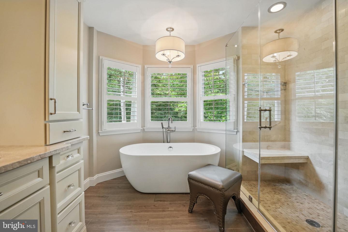 13757 LAUREL ROCK DR, CLIFTON, Virginia 20124, 5 Bedrooms Bedrooms, ,3 BathroomsBathrooms,Residential,For sale,13757 LAUREL ROCK DR,VAFX2238748 MLS # VAFX2238748