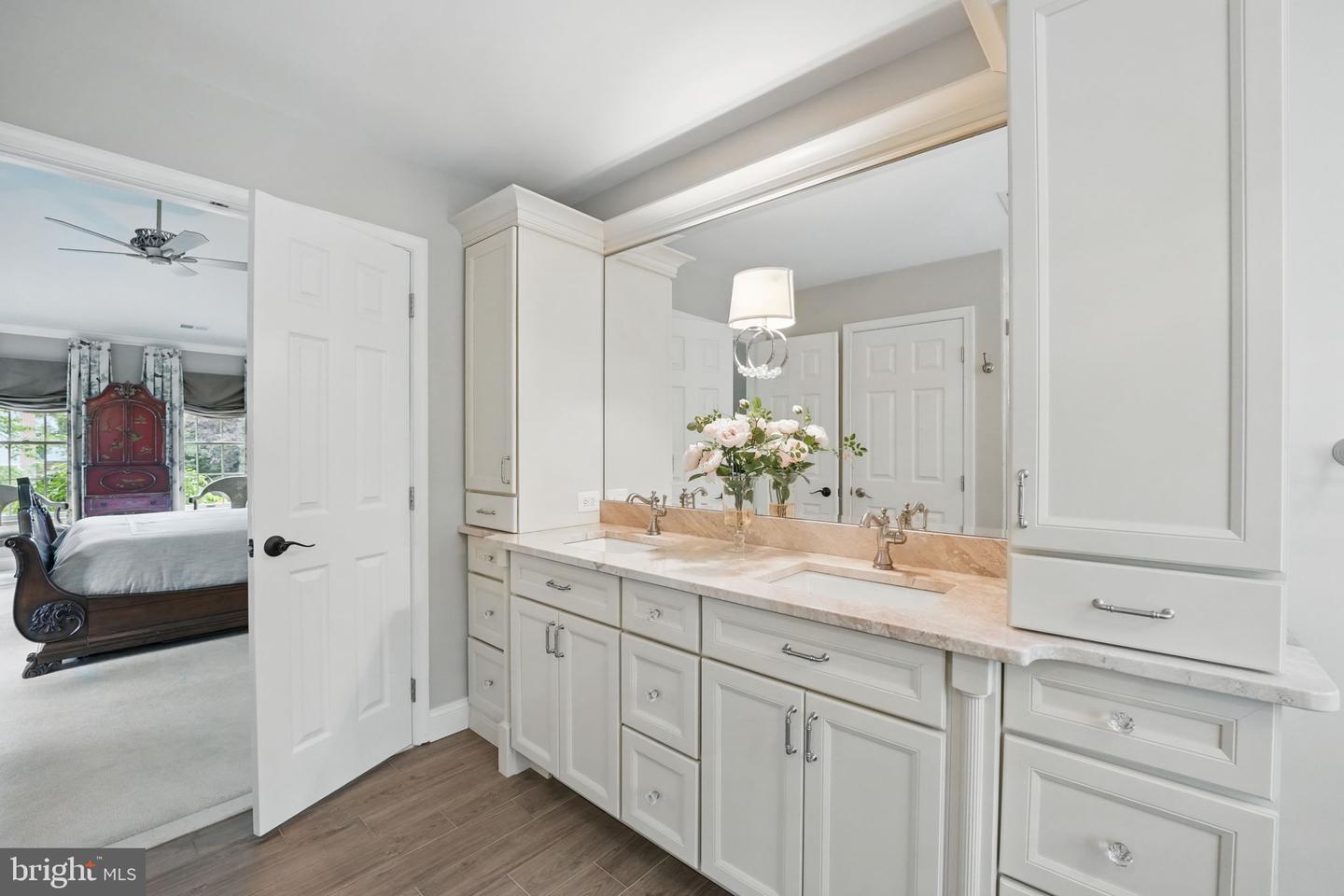 13757 LAUREL ROCK DR, CLIFTON, Virginia 20124, 5 Bedrooms Bedrooms, ,3 BathroomsBathrooms,Residential,For sale,13757 LAUREL ROCK DR,VAFX2238748 MLS # VAFX2238748