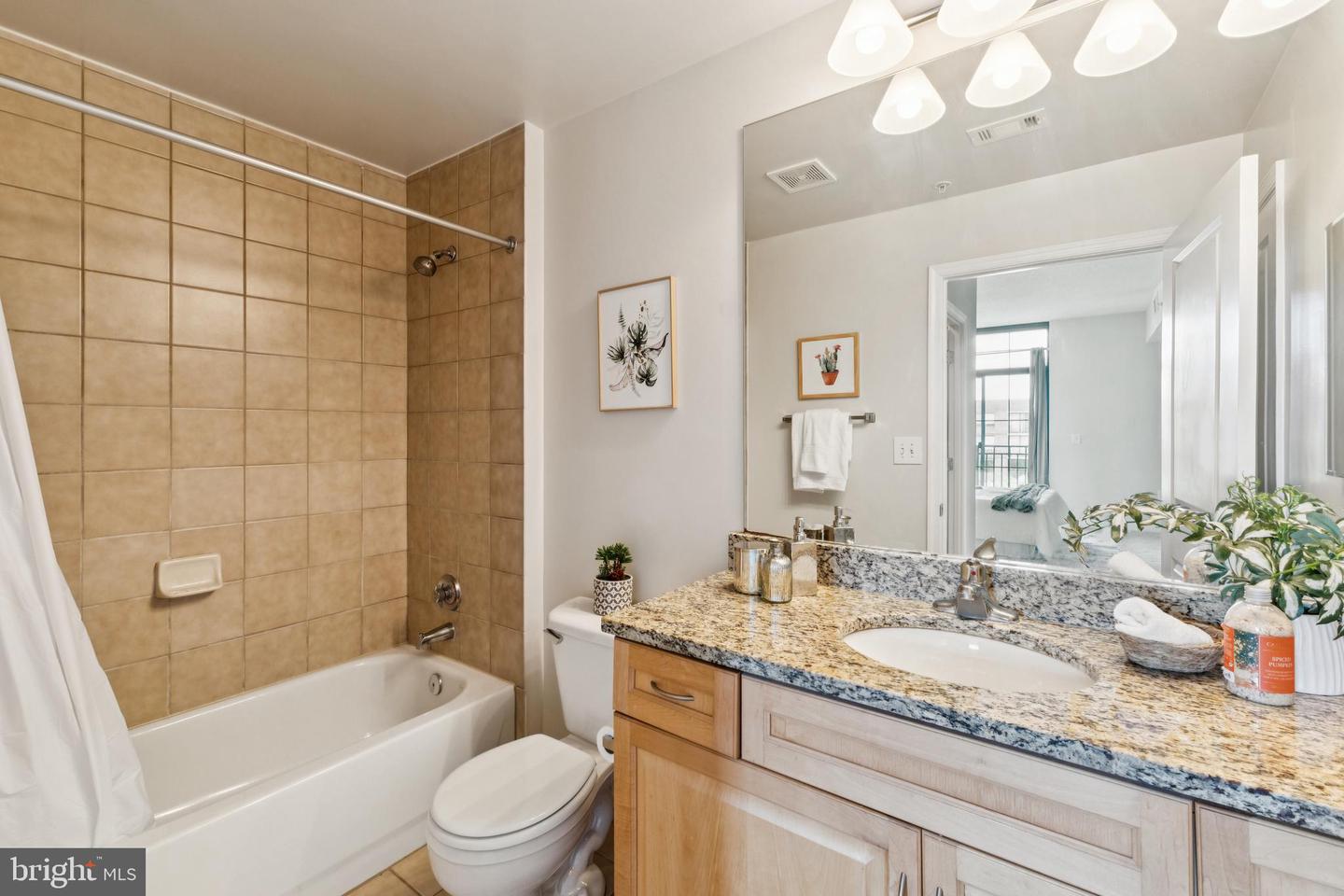 1111 25TH ST NW #821, WASHINGTON, District Of Columbia 20037, 2 Bedrooms Bedrooms, ,2 BathroomsBathrooms,Residential,For sale,1111 25TH ST NW #821,DCDC2200290 MLS # DCDC2200290