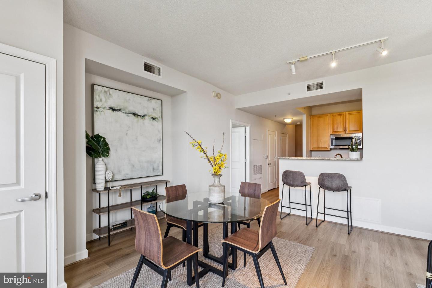 1111 25TH ST NW #821, WASHINGTON, District Of Columbia 20037, 2 Bedrooms Bedrooms, ,2 BathroomsBathrooms,Residential,For sale,1111 25TH ST NW #821,DCDC2200290 MLS # DCDC2200290