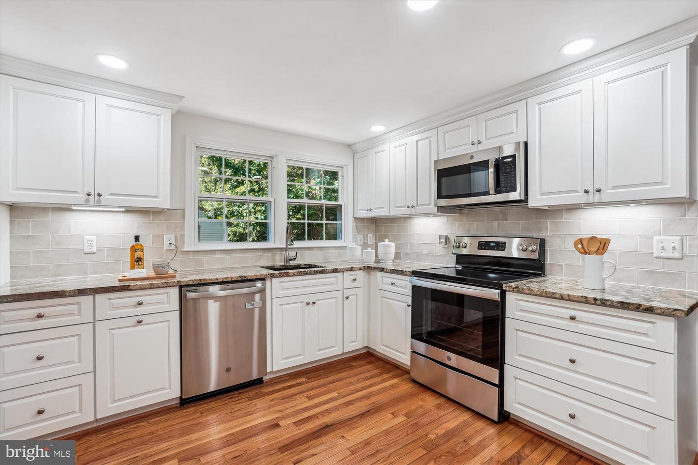 5938 NEW ENGLAND WOODS DR, BURKE, Virginia 22015, 4 Bedrooms Bedrooms, ,2 BathroomsBathrooms,Residential,For sale,5938 NEW ENGLAND WOODS DR,VAFX2240778 MLS # VAFX2240778