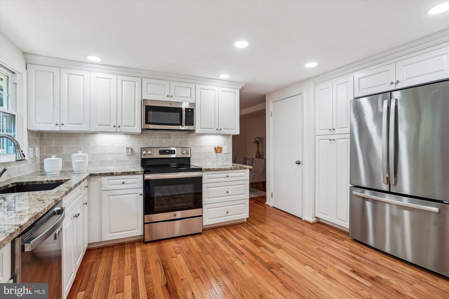 5938 NEW ENGLAND WOODS DR, BURKE, Virginia 22015, 4 Bedrooms Bedrooms, ,2 BathroomsBathrooms,Residential,For sale,5938 NEW ENGLAND WOODS DR,VAFX2240778 MLS # VAFX2240778