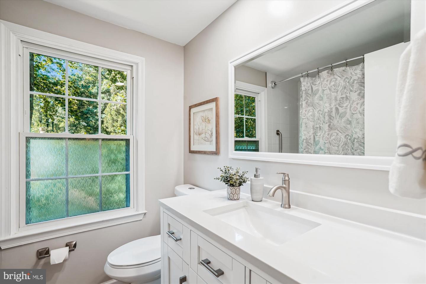 5938 NEW ENGLAND WOODS DR, BURKE, Virginia 22015, 4 Bedrooms Bedrooms, ,2 BathroomsBathrooms,Residential,For sale,5938 NEW ENGLAND WOODS DR,VAFX2240778 MLS # VAFX2240778