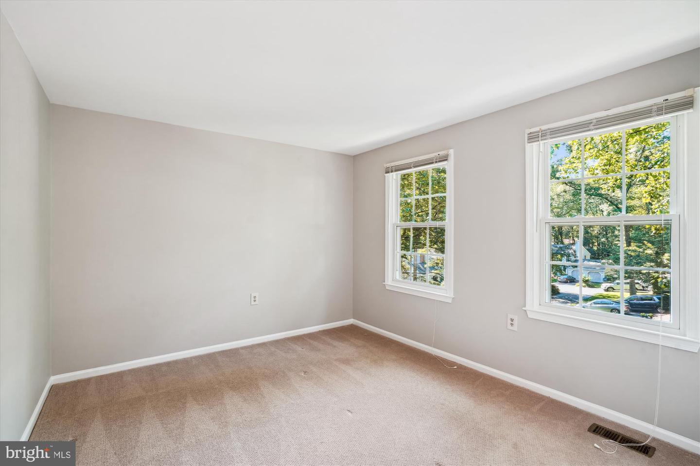 5938 NEW ENGLAND WOODS DR, BURKE, Virginia 22015, 4 Bedrooms Bedrooms, ,2 BathroomsBathrooms,Residential,For sale,5938 NEW ENGLAND WOODS DR,VAFX2240778 MLS # VAFX2240778