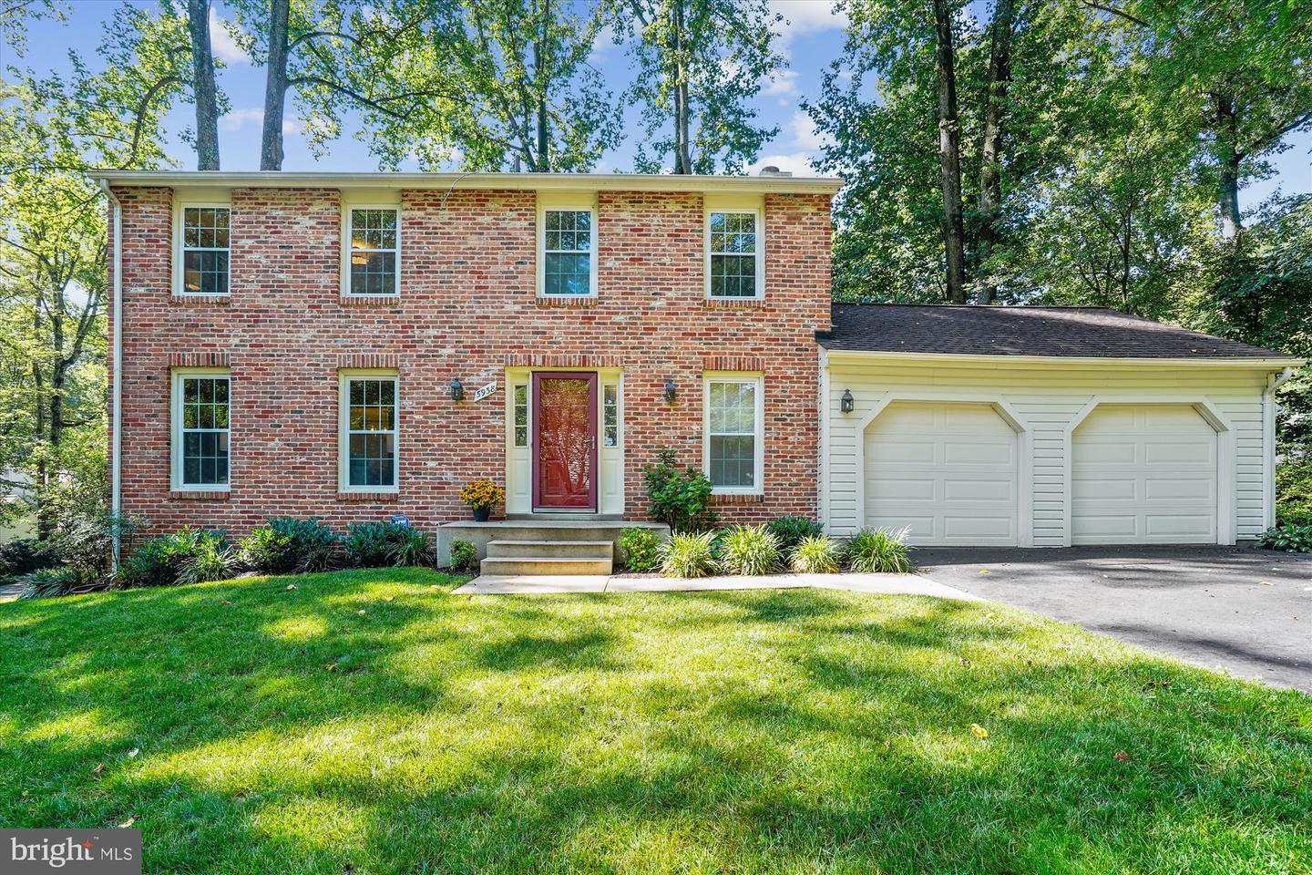 5938 NEW ENGLAND WOODS DR, BURKE, Virginia 22015, 4 Bedrooms Bedrooms, ,2 BathroomsBathrooms,Residential,For sale,5938 NEW ENGLAND WOODS DR,VAFX2240778 MLS # VAFX2240778