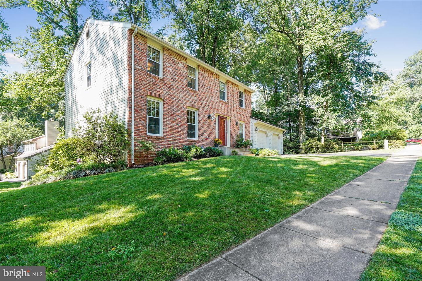 5938 NEW ENGLAND WOODS DR, BURKE, Virginia 22015, 4 Bedrooms Bedrooms, ,2 BathroomsBathrooms,Residential,For sale,5938 NEW ENGLAND WOODS DR,VAFX2240778 MLS # VAFX2240778