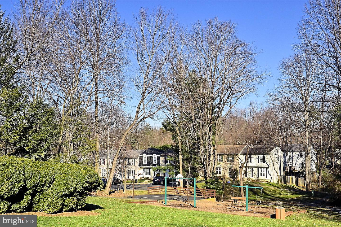 5938 NEW ENGLAND WOODS DR, BURKE, Virginia 22015, 4 Bedrooms Bedrooms, ,2 BathroomsBathrooms,Residential,For sale,5938 NEW ENGLAND WOODS DR,VAFX2240778 MLS # VAFX2240778