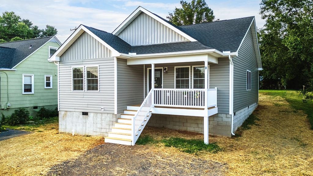 2149 CORTLAND ST, WAYNESBORO, Virginia 22980, 3 Bedrooms Bedrooms, ,2 BathroomsBathrooms,Residential,2149 CORTLAND ST,666272 MLS # 666272