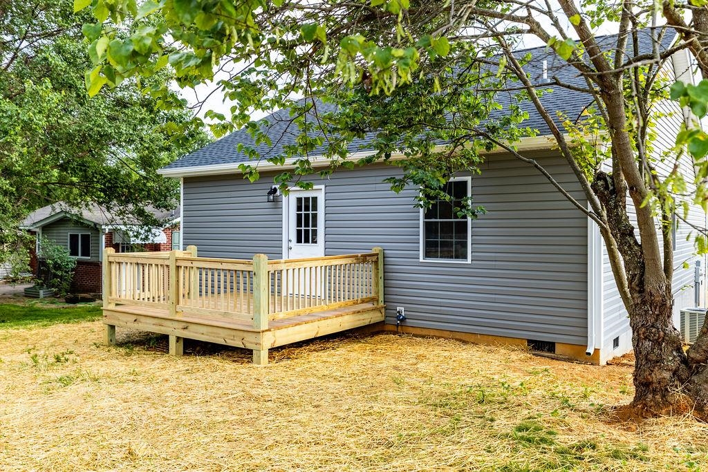 2149 CORTLAND ST, WAYNESBORO, Virginia 22980, 3 Bedrooms Bedrooms, ,2 BathroomsBathrooms,Residential,2149 CORTLAND ST,666272 MLS # 666272