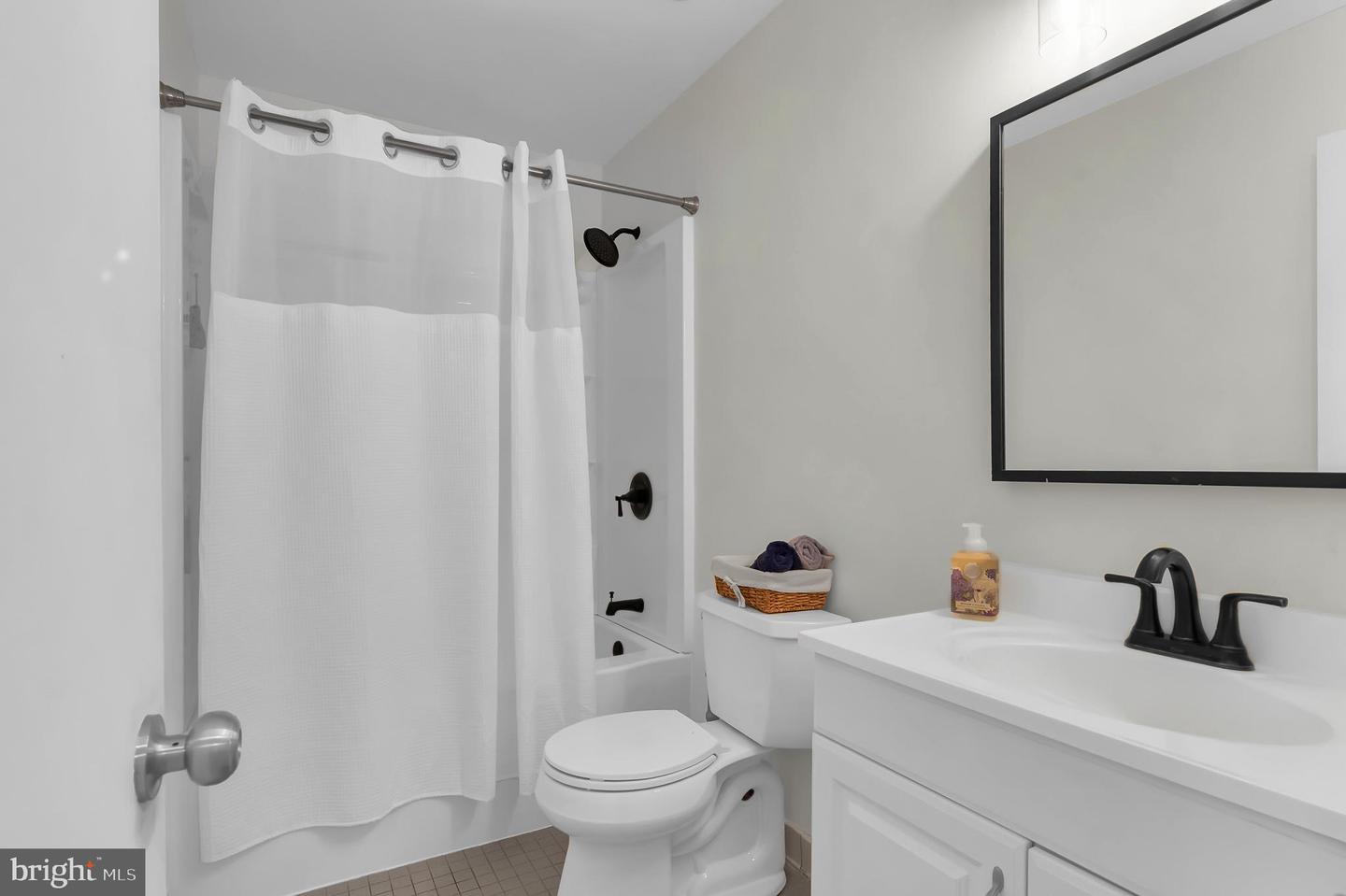 4660 CHARLTON CT, WOODBRIDGE, Virginia 22193, 3 Bedrooms Bedrooms, ,1 BathroomBathrooms,Residential,For sale,4660 CHARLTON CT,VAPW2094680 MLS # VAPW2094680