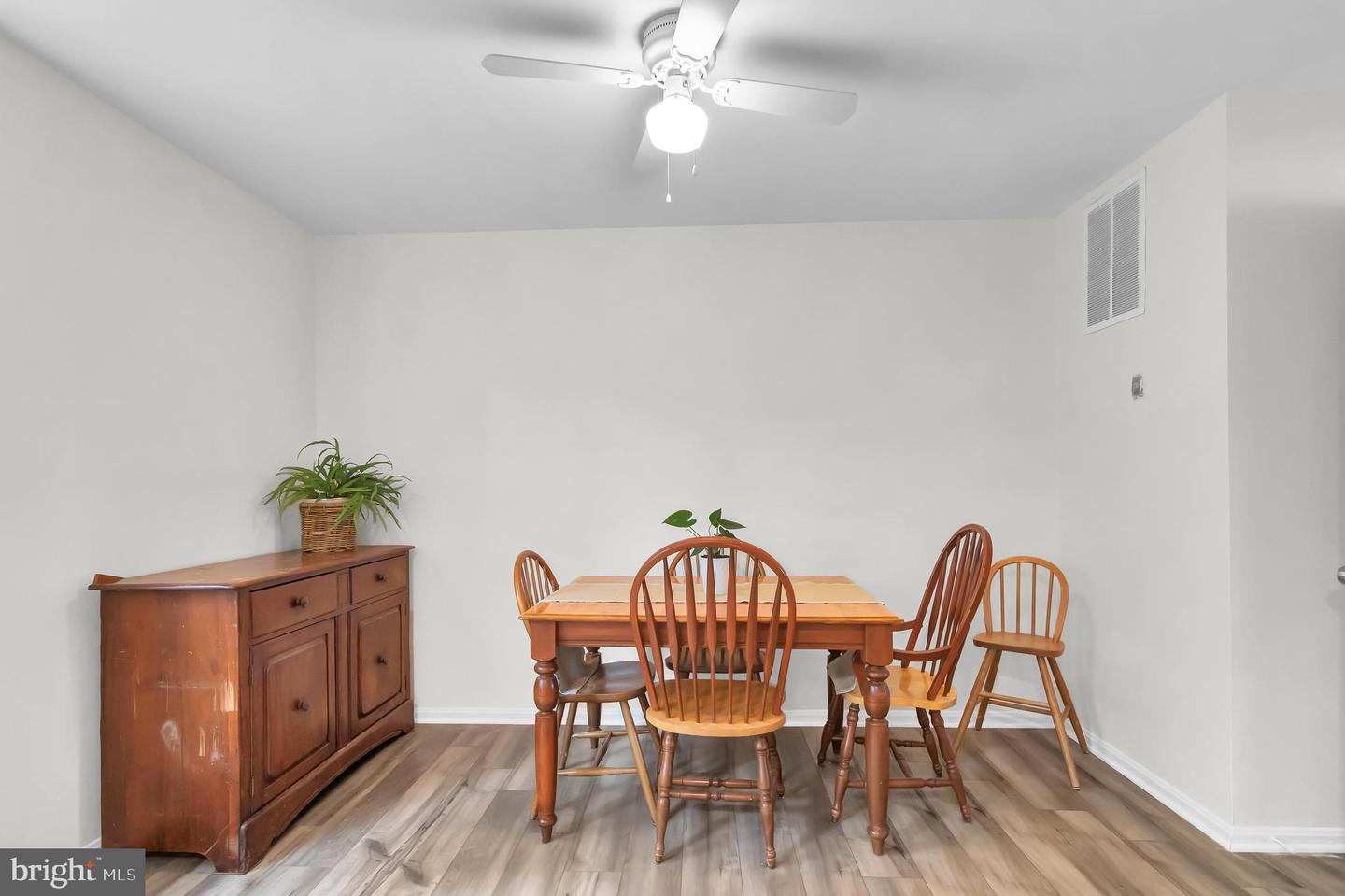 4660 CHARLTON CT, WOODBRIDGE, Virginia 22193, 3 Bedrooms Bedrooms, ,1 BathroomBathrooms,Residential,For sale,4660 CHARLTON CT,VAPW2094680 MLS # VAPW2094680
