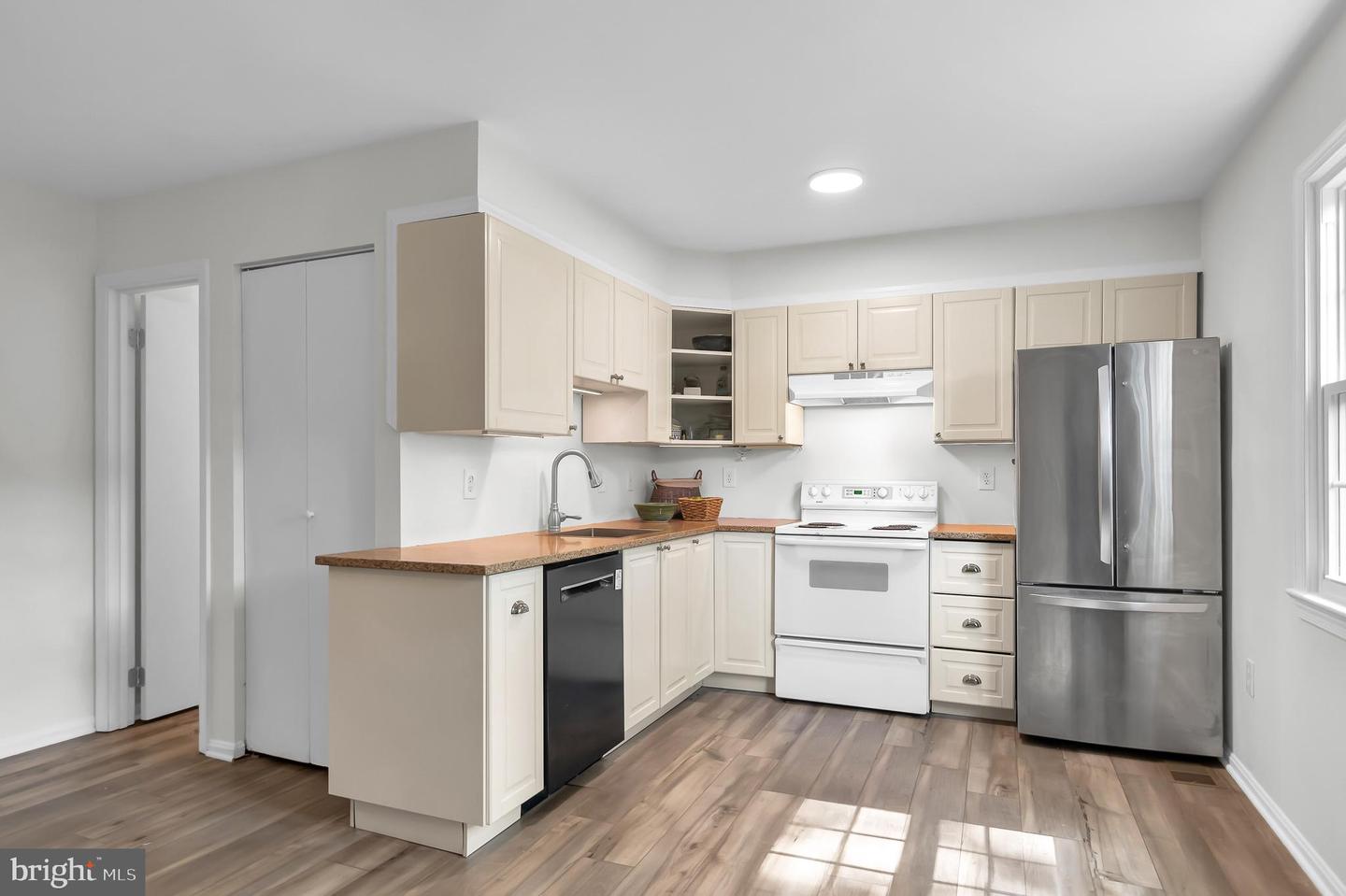 4660 CHARLTON CT, WOODBRIDGE, Virginia 22193, 3 Bedrooms Bedrooms, ,1 BathroomBathrooms,Residential,For sale,4660 CHARLTON CT,VAPW2094680 MLS # VAPW2094680