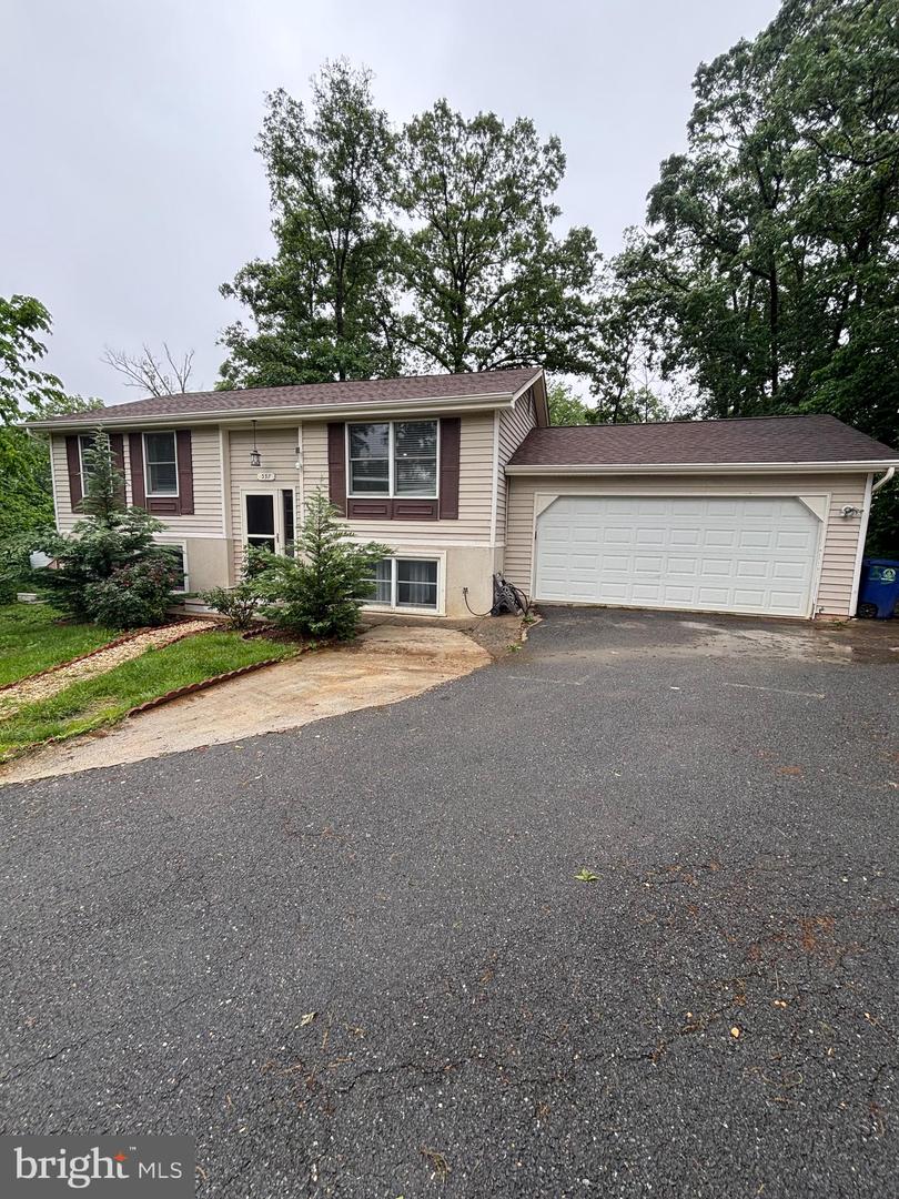 557 ROCKBRIDGE DR SE, LEESBURG, Virginia 20175, 4 Bedrooms Bedrooms, ,2 BathroomsBathrooms,Residential,For sale,557 ROCKBRIDGE DR SE,VALO2096518 MLS # VALO2096518