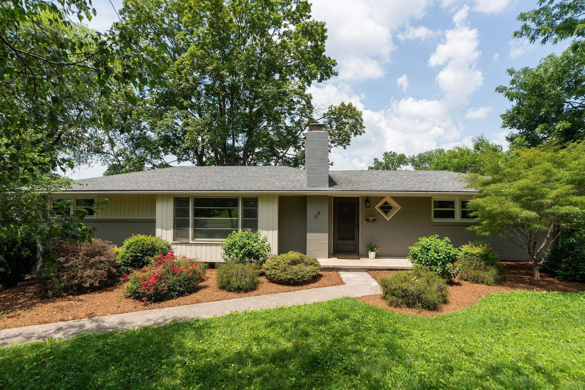 916 SELMA BLVD, STAUNTON, Virginia 24401, 3 Bedrooms Bedrooms, ,2 BathroomsBathrooms,Residential,916 SELMA BLVD,666275 MLS # 666275