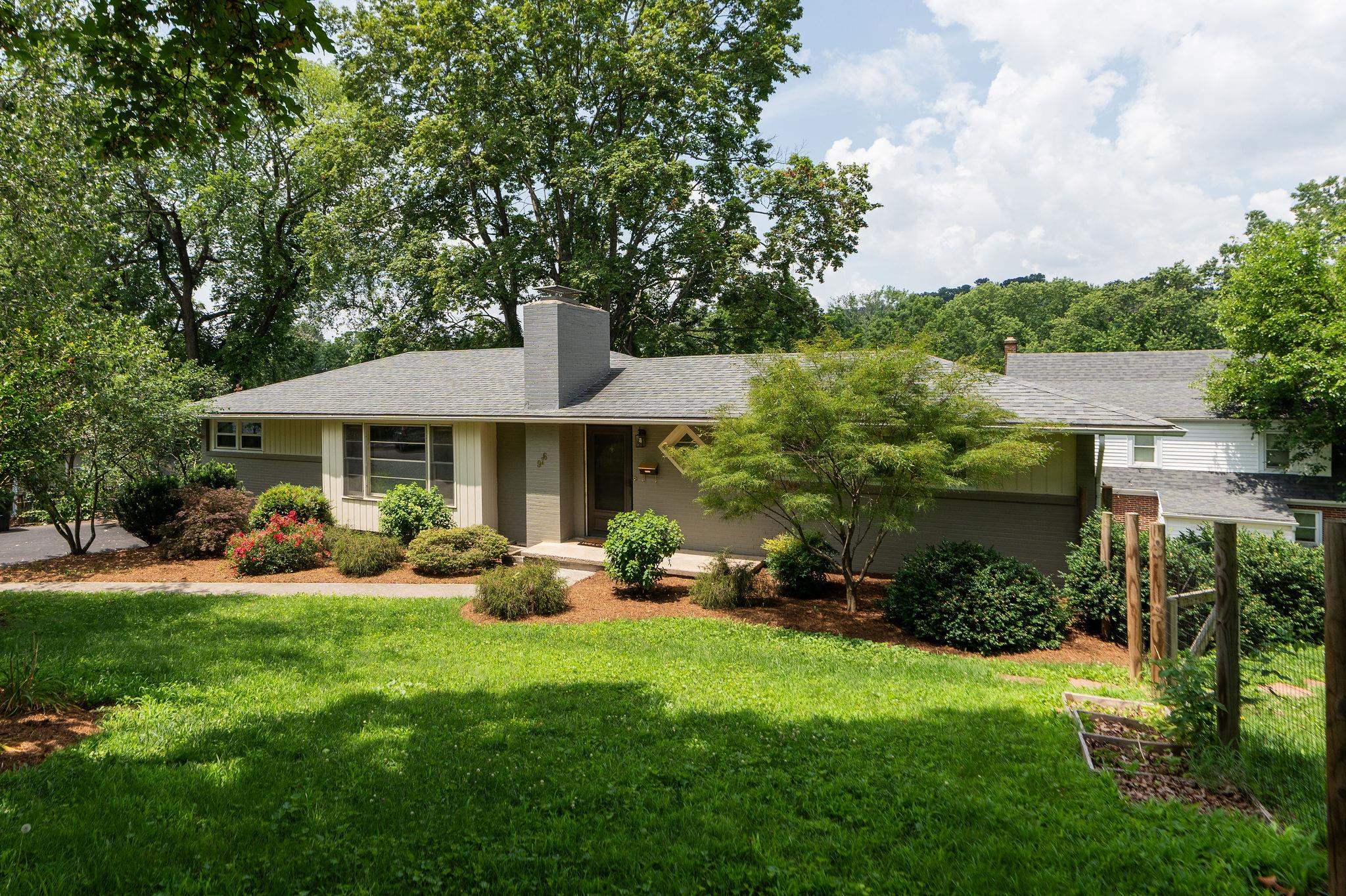 916 SELMA BLVD, STAUNTON, Virginia 24401, 3 Bedrooms Bedrooms, ,2 BathroomsBathrooms,Residential,916 SELMA BLVD,666275 MLS # 666275