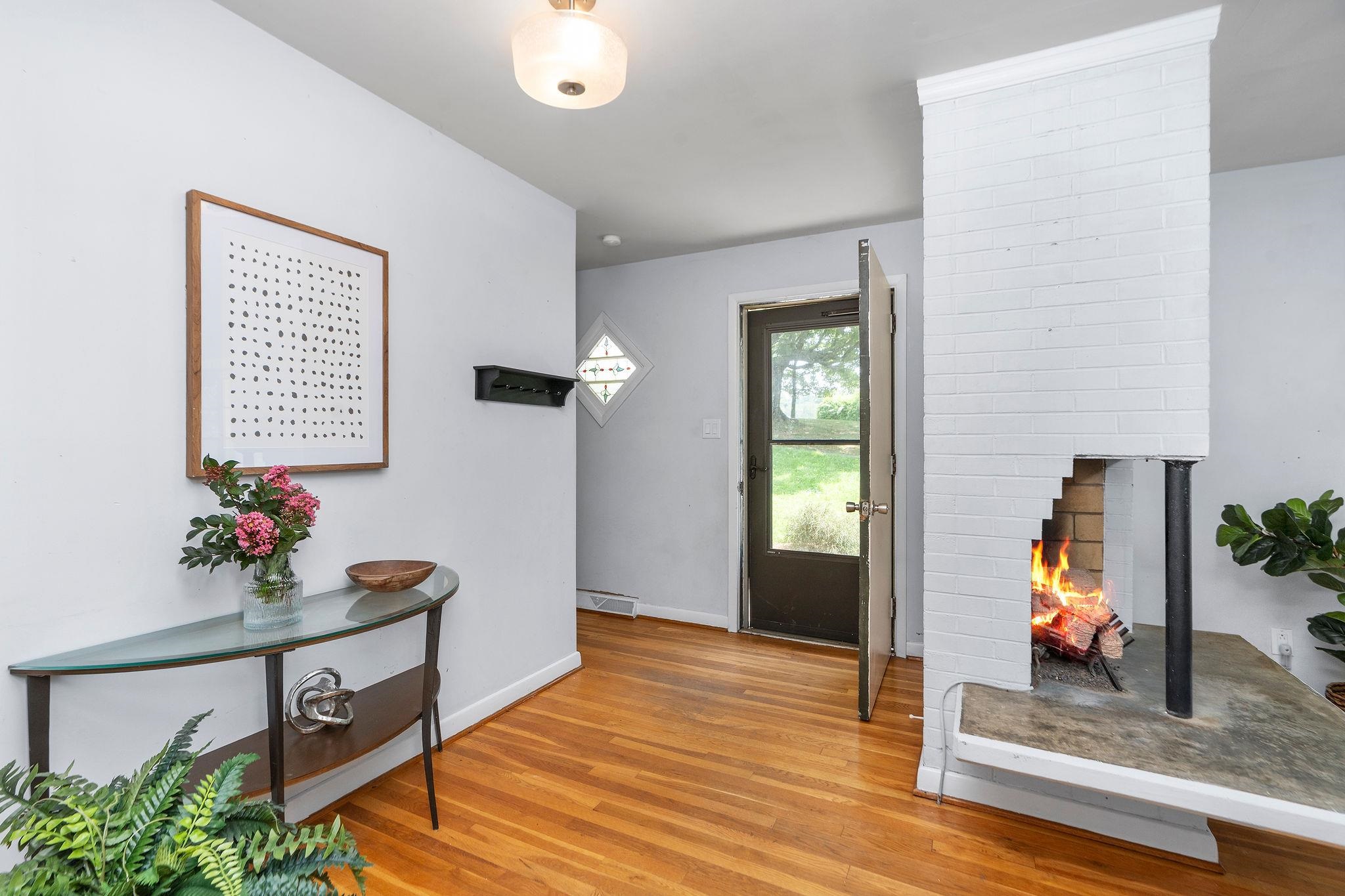 916 SELMA BLVD, STAUNTON, Virginia 24401, 3 Bedrooms Bedrooms, ,2 BathroomsBathrooms,Residential,916 SELMA BLVD,666275 MLS # 666275