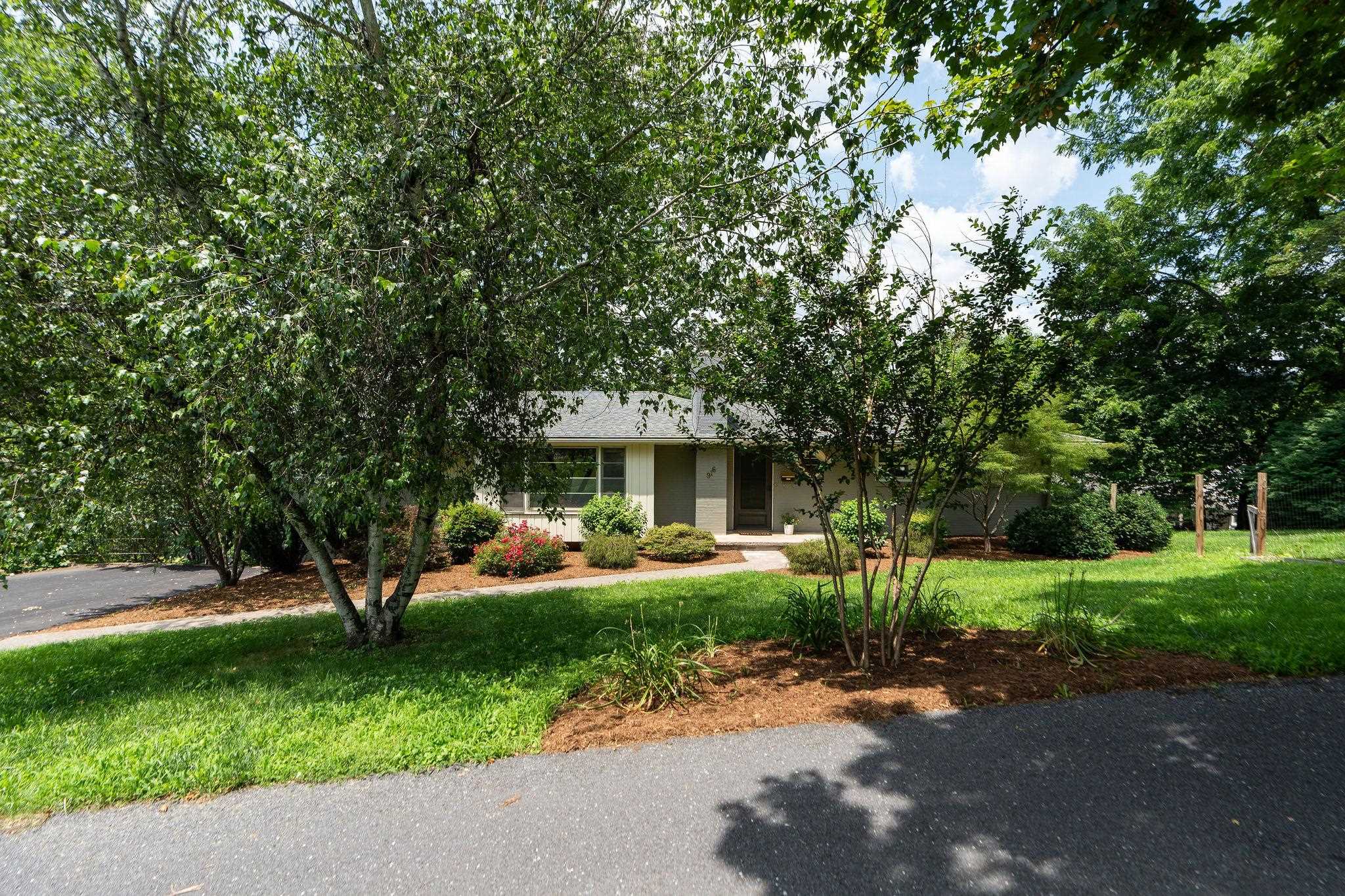 916 SELMA BLVD, STAUNTON, Virginia 24401, 3 Bedrooms Bedrooms, ,2 BathroomsBathrooms,Residential,916 SELMA BLVD,666275 MLS # 666275