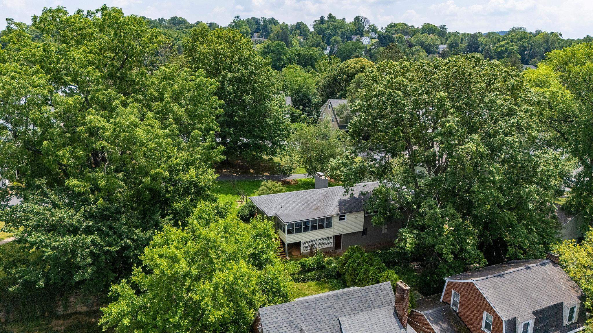 916 SELMA BLVD, STAUNTON, Virginia 24401, 3 Bedrooms Bedrooms, ,2 BathroomsBathrooms,Residential,916 SELMA BLVD,666275 MLS # 666275