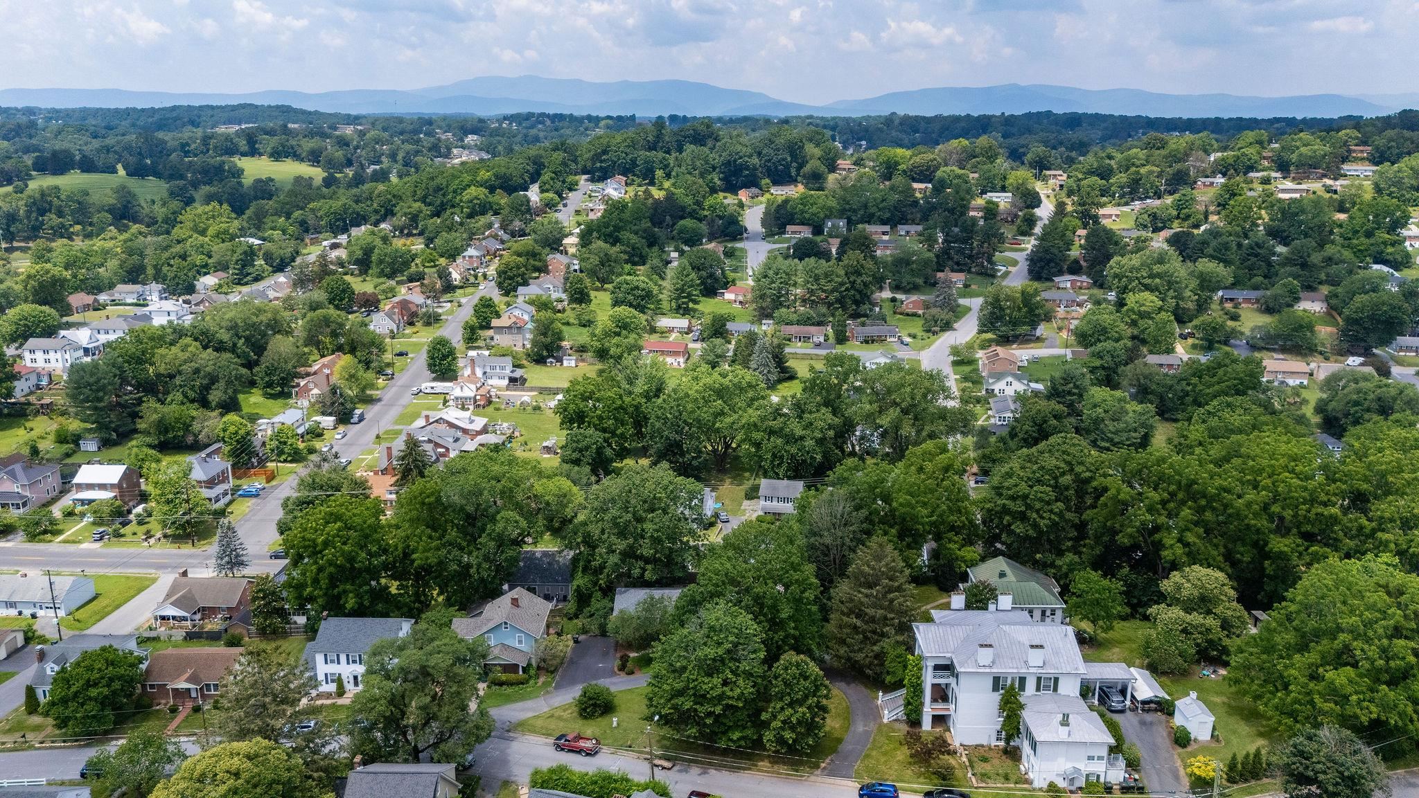 916 SELMA BLVD, STAUNTON, Virginia 24401, 3 Bedrooms Bedrooms, ,2 BathroomsBathrooms,Residential,916 SELMA BLVD,666275 MLS # 666275