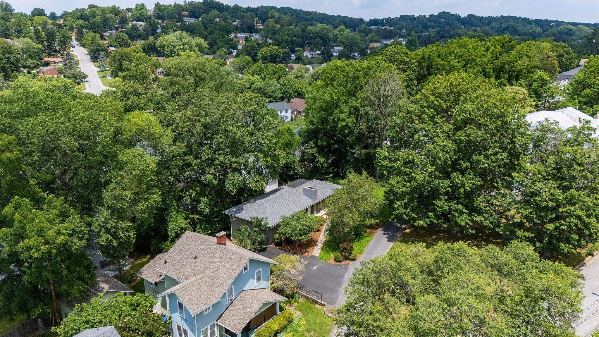 916 SELMA BLVD, STAUNTON, Virginia 24401, 3 Bedrooms Bedrooms, ,2 BathroomsBathrooms,Residential,916 SELMA BLVD,666275 MLS # 666275