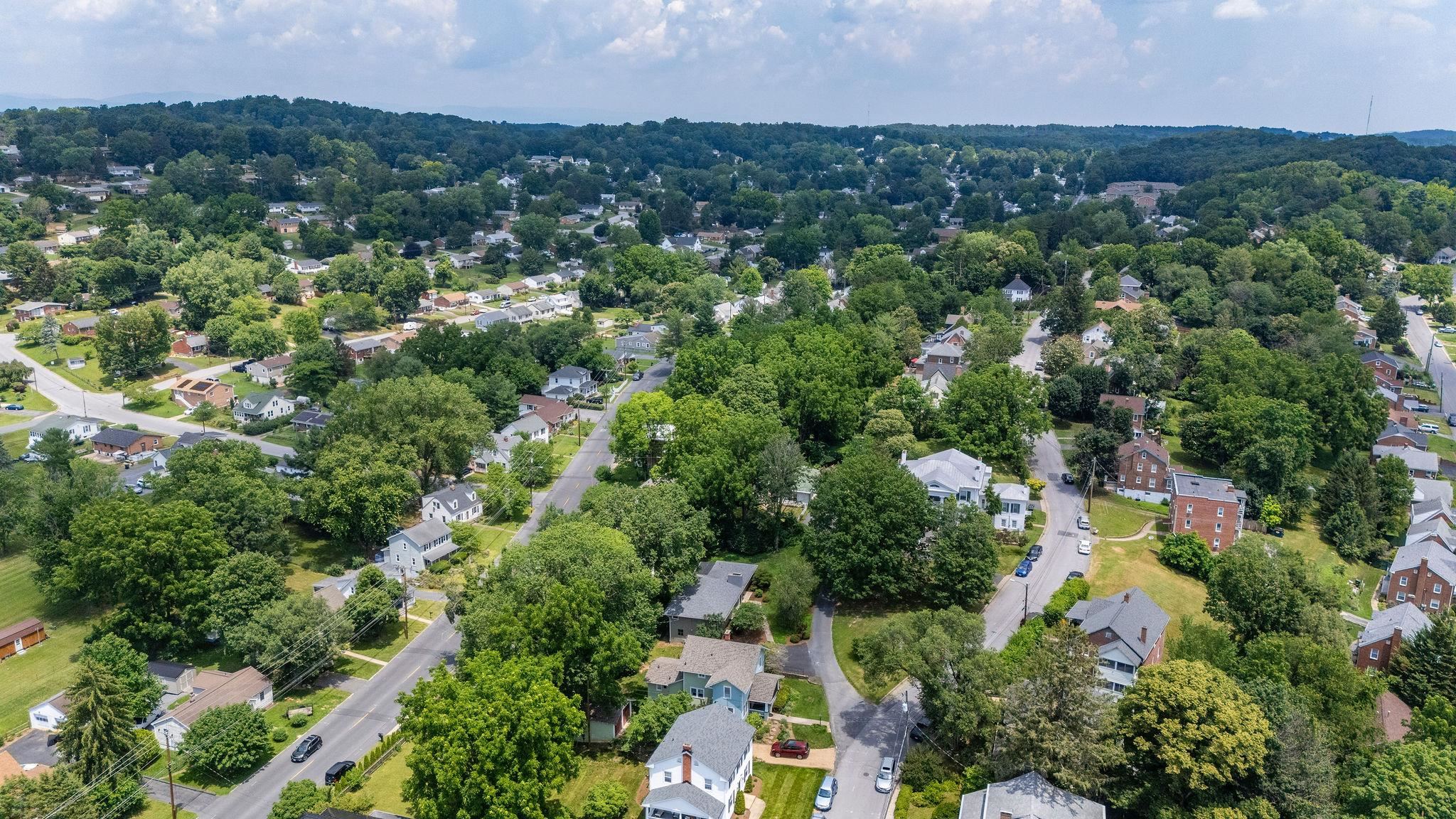 916 SELMA BLVD, STAUNTON, Virginia 24401, 3 Bedrooms Bedrooms, ,2 BathroomsBathrooms,Residential,916 SELMA BLVD,666275 MLS # 666275