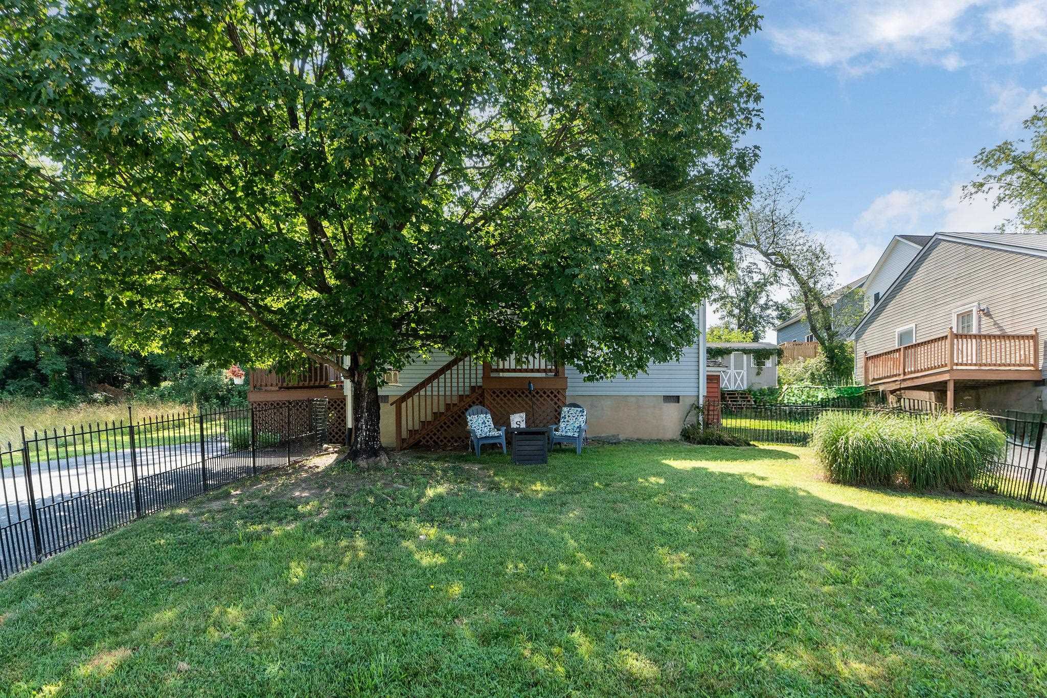 1404 PEACH ST, WAYNESBORO, Virginia 22980, 2 Bedrooms Bedrooms, ,1 BathroomBathrooms,Residential,1404 PEACH ST,666276 MLS # 666276