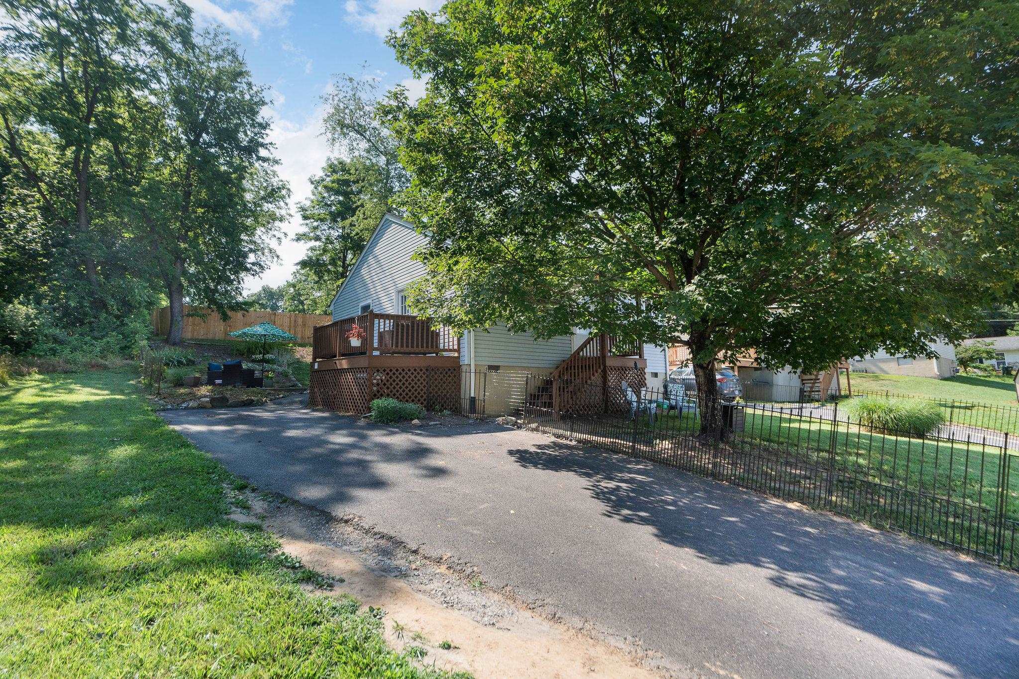 1404 PEACH ST, WAYNESBORO, Virginia 22980, 2 Bedrooms Bedrooms, ,1 BathroomBathrooms,Residential,1404 PEACH ST,666276 MLS # 666276