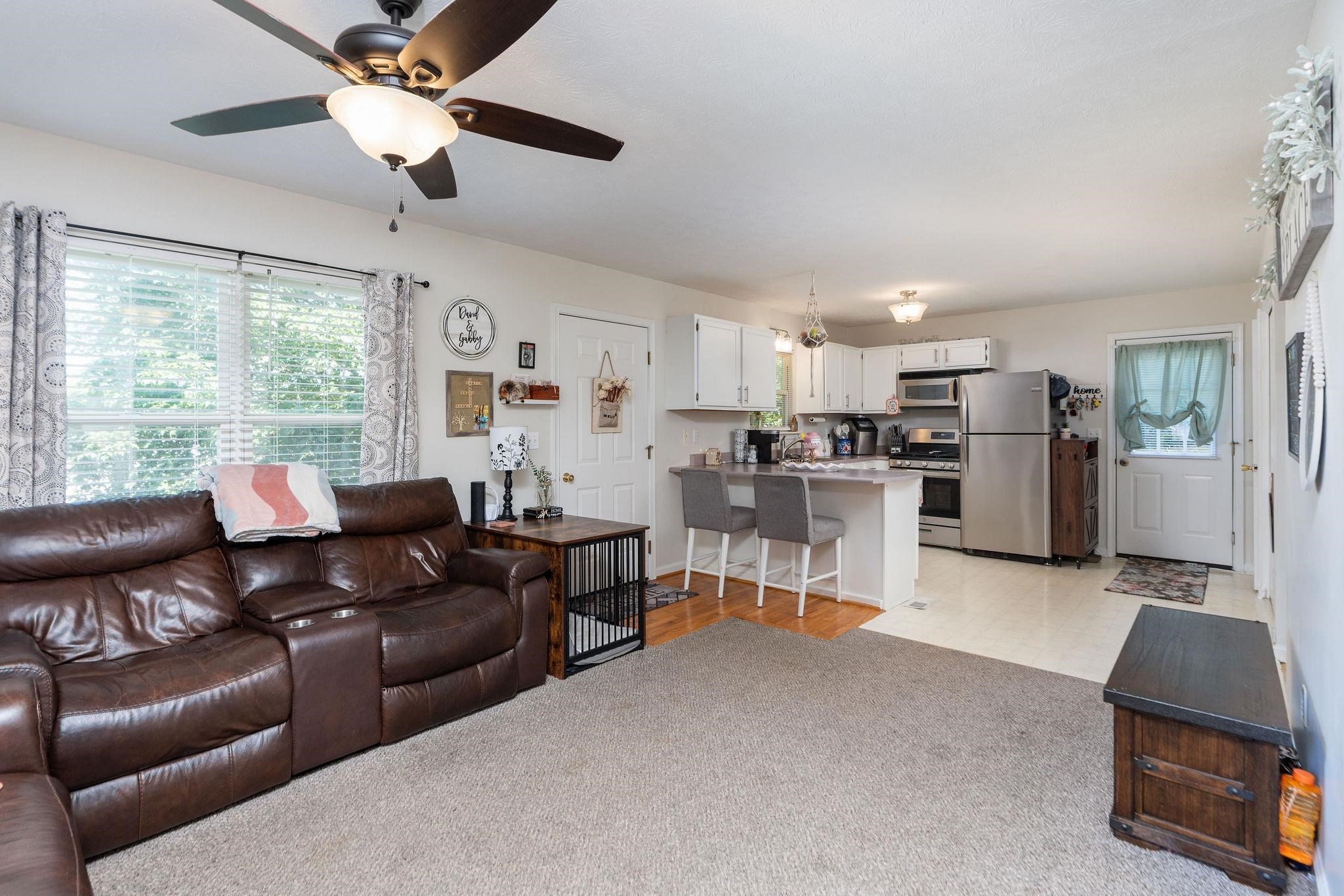 1404 PEACH ST, WAYNESBORO, Virginia 22980, 2 Bedrooms Bedrooms, ,1 BathroomBathrooms,Residential,1404 PEACH ST,666276 MLS # 666276