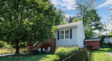 1404 PEACH ST, WAYNESBORO, Virginia 22980, 2 Bedrooms Bedrooms, ,1 BathroomBathrooms,Residential,1404 PEACH ST,666276 MLS # 666276