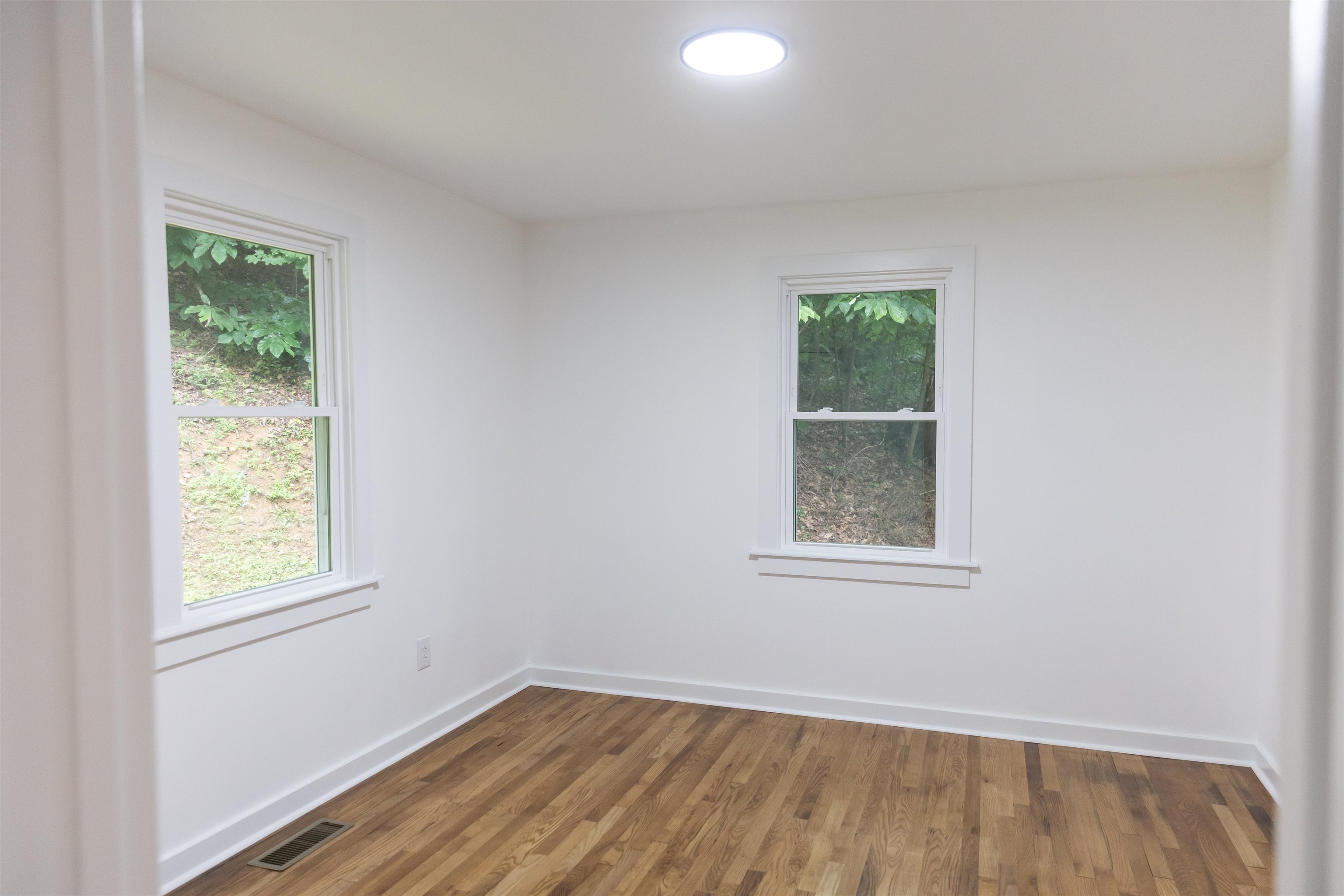 164 E 28TH ST, BUENA VISTA, Virginia 24416, 4 Bedrooms Bedrooms, ,2 BathroomsBathrooms,Residential,164 E 28TH ST,666279 MLS # 666279