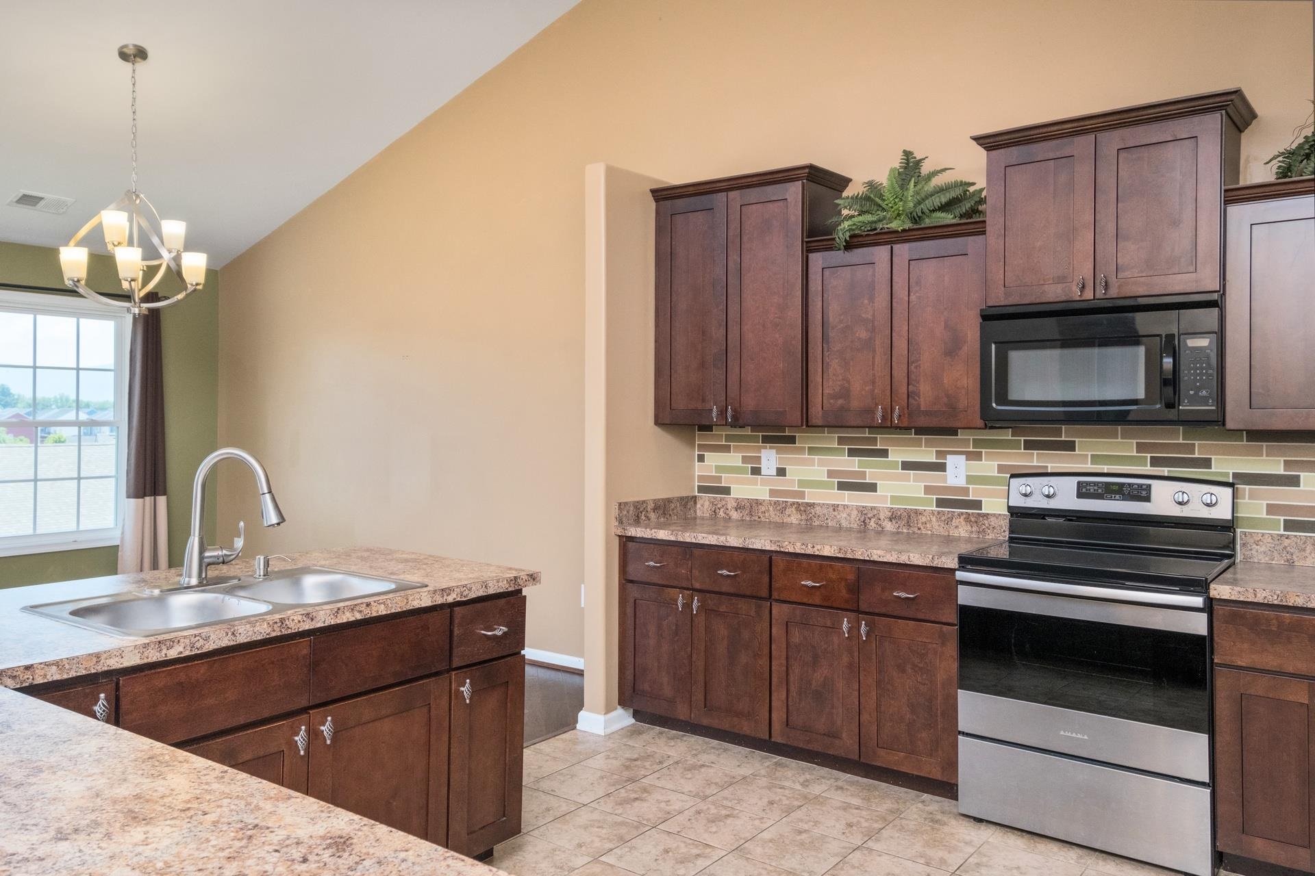 233 OVERVIEW ST, WAYNESBORO, Virginia 22980, 3 Bedrooms Bedrooms, ,2 BathroomsBathrooms,Residential,233 OVERVIEW ST,666281 MLS # 666281