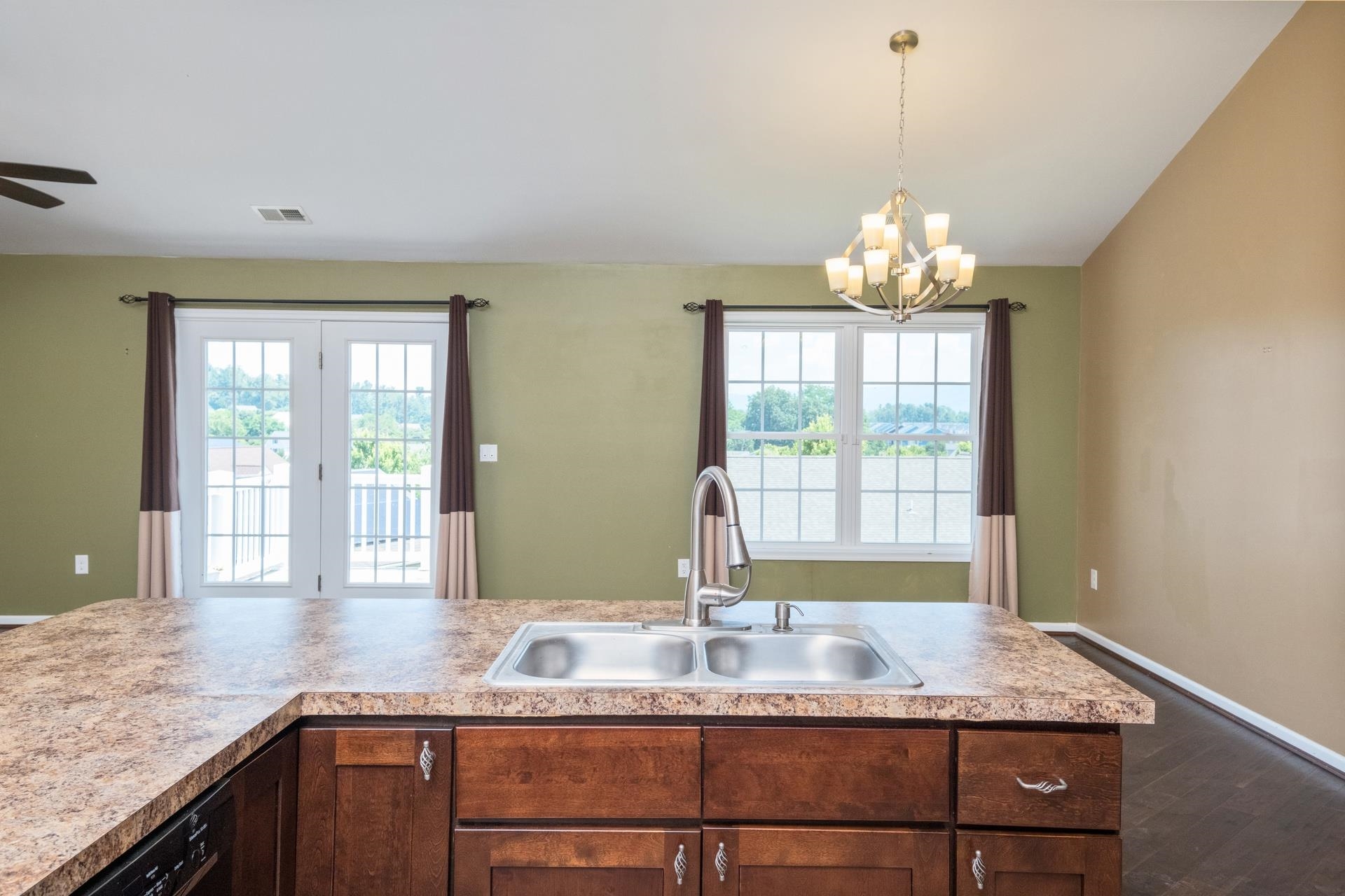 233 OVERVIEW ST, WAYNESBORO, Virginia 22980, 3 Bedrooms Bedrooms, ,2 BathroomsBathrooms,Residential,233 OVERVIEW ST,666281 MLS # 666281
