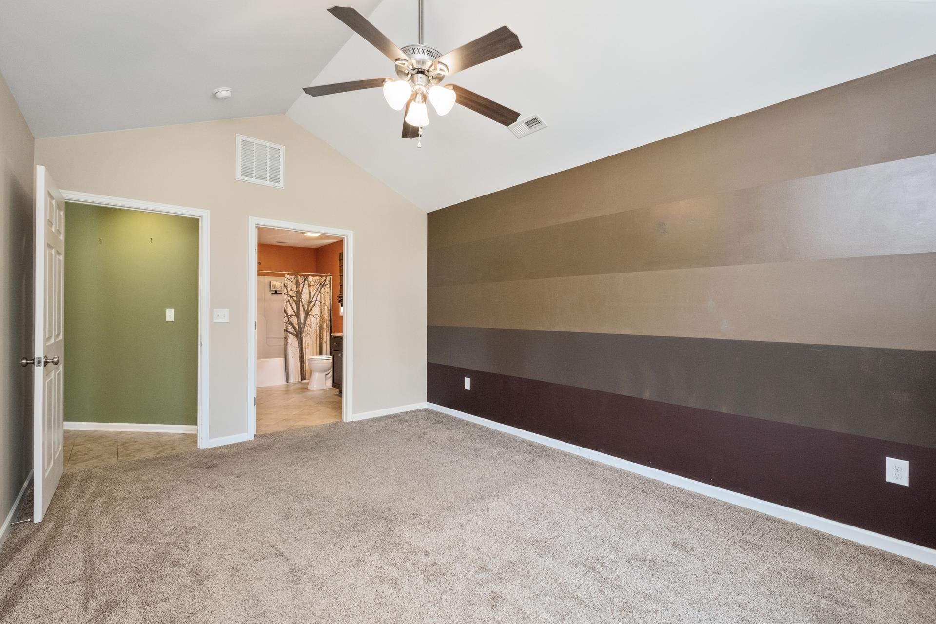 233 OVERVIEW ST, WAYNESBORO, Virginia 22980, 3 Bedrooms Bedrooms, ,2 BathroomsBathrooms,Residential,233 OVERVIEW ST,666281 MLS # 666281