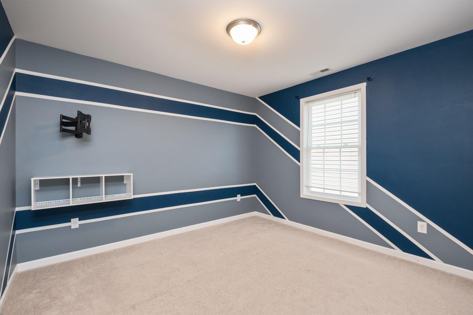 233 OVERVIEW ST, WAYNESBORO, Virginia 22980, 3 Bedrooms Bedrooms, ,2 BathroomsBathrooms,Residential,233 OVERVIEW ST,666281 MLS # 666281