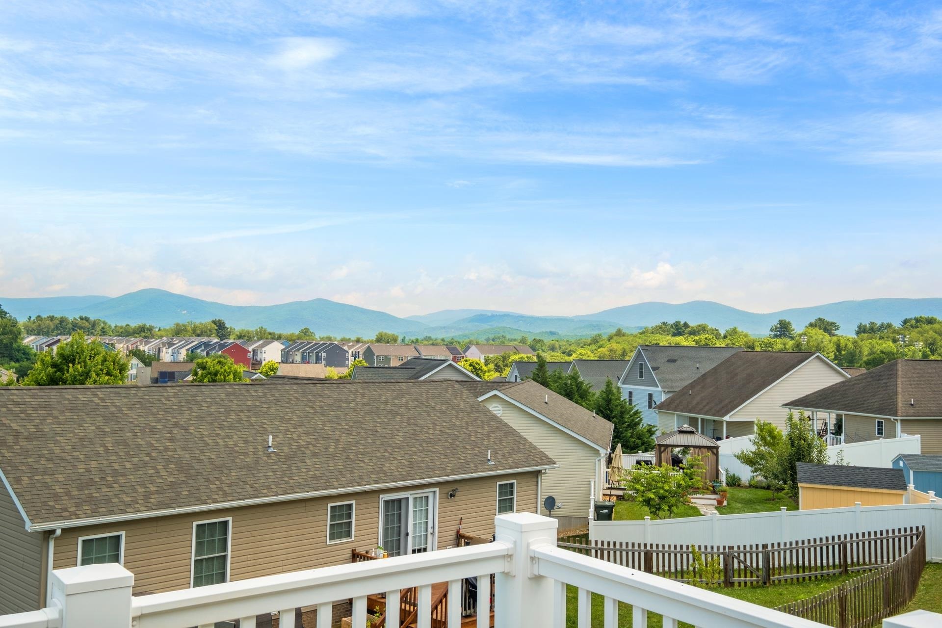 233 OVERVIEW ST, WAYNESBORO, Virginia 22980, 3 Bedrooms Bedrooms, ,2 BathroomsBathrooms,Residential,233 OVERVIEW ST,666281 MLS # 666281