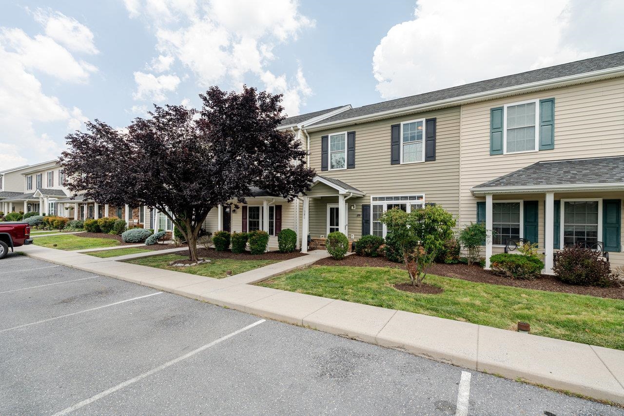 1086 CHERRYBROOK DR, HARRISONBURG, Virginia 22802, 3 Bedrooms Bedrooms, ,2 BathroomsBathrooms,Residential,1086 CHERRYBROOK DR,666286 MLS # 666286