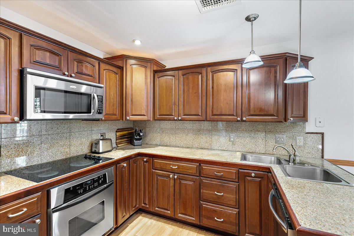 2919 LEXINGTON CT, WOODBRIDGE, Virginia 22192, 4 Bedrooms Bedrooms, ,1 BathroomBathrooms,Residential,For sale,2919 LEXINGTON CT,VAPW2094850 MLS # VAPW2094850