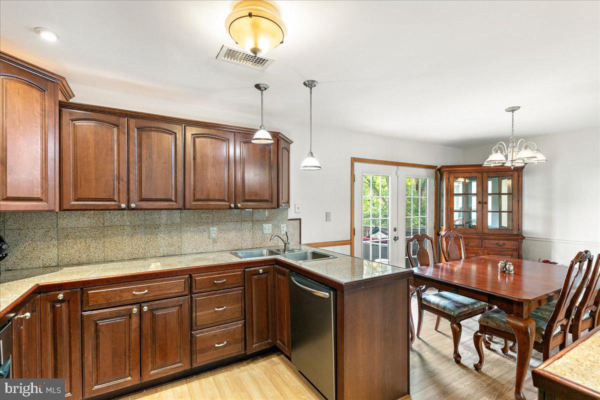 2919 LEXINGTON CT, WOODBRIDGE, Virginia 22192, 4 Bedrooms Bedrooms, ,1 BathroomBathrooms,Residential,For sale,2919 LEXINGTON CT,VAPW2094850 MLS # VAPW2094850