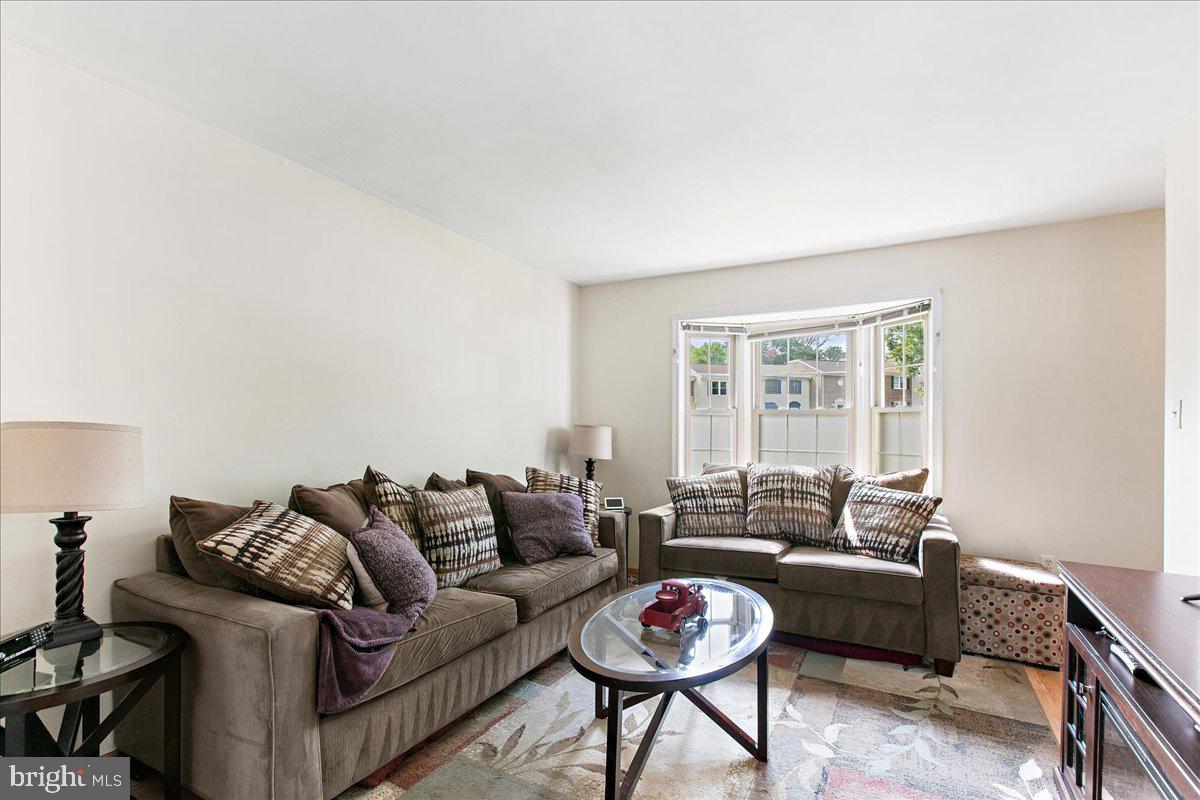 2919 LEXINGTON CT, WOODBRIDGE, Virginia 22192, 4 Bedrooms Bedrooms, ,1 BathroomBathrooms,Residential,For sale,2919 LEXINGTON CT,VAPW2094850 MLS # VAPW2094850
