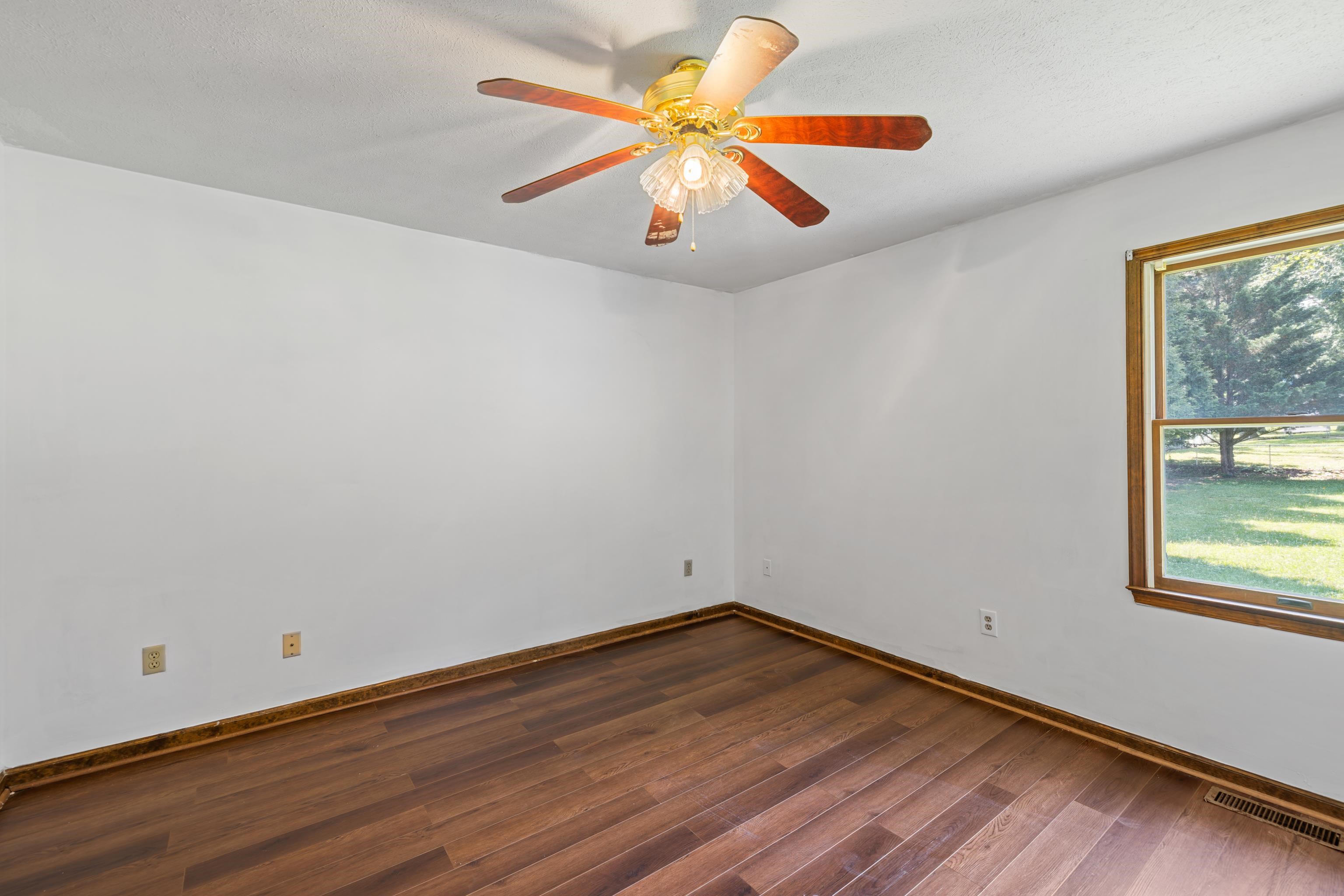 57 GREENBRIAR LN, STUARTS DRAFT, Virginia 24477, 3 Bedrooms Bedrooms, ,2 BathroomsBathrooms,Residential,57 GREENBRIAR LN,666288 MLS # 666288