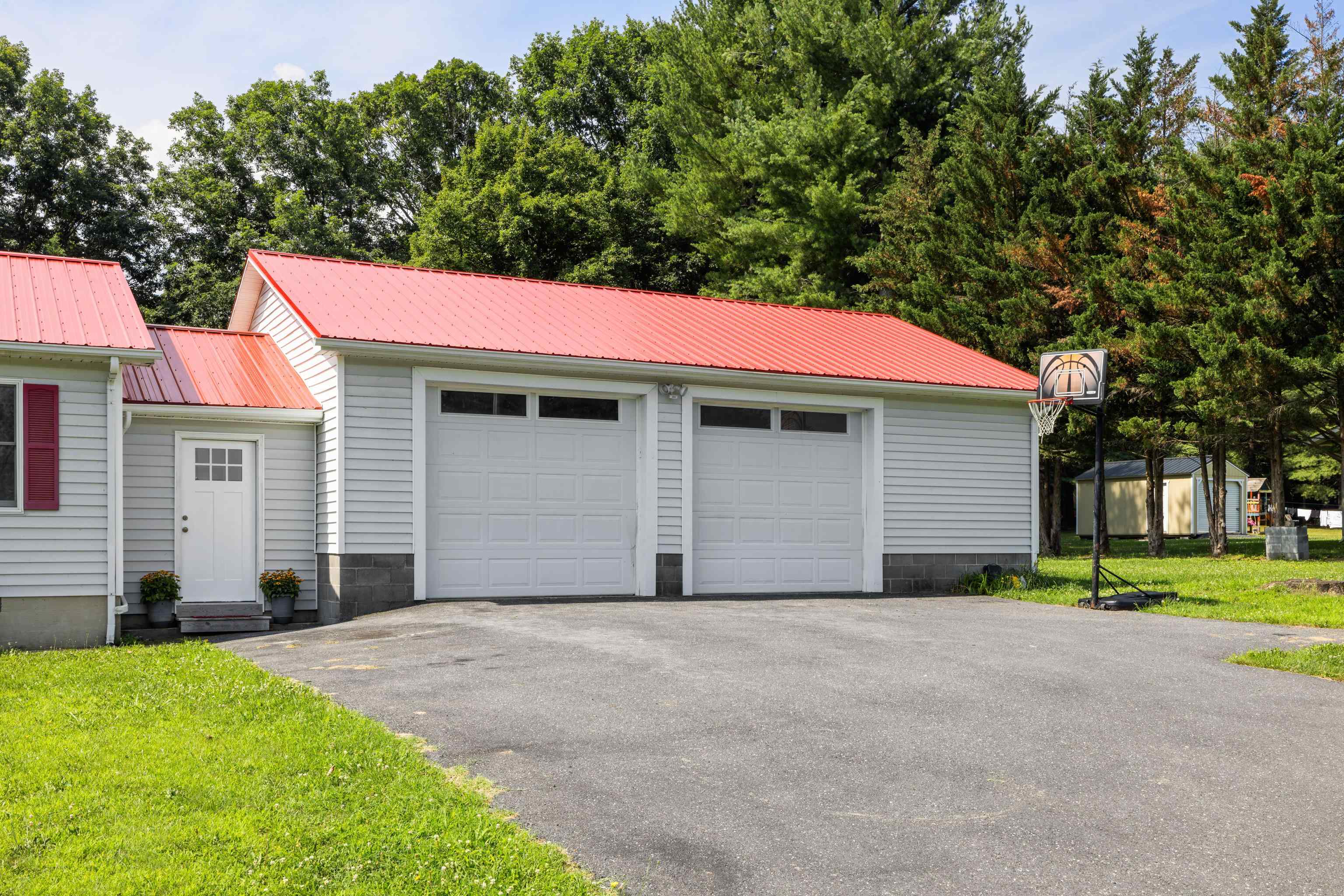 57 GREENBRIAR LN, STUARTS DRAFT, Virginia 24477, 3 Bedrooms Bedrooms, ,2 BathroomsBathrooms,Residential,57 GREENBRIAR LN,666288 MLS # 666288