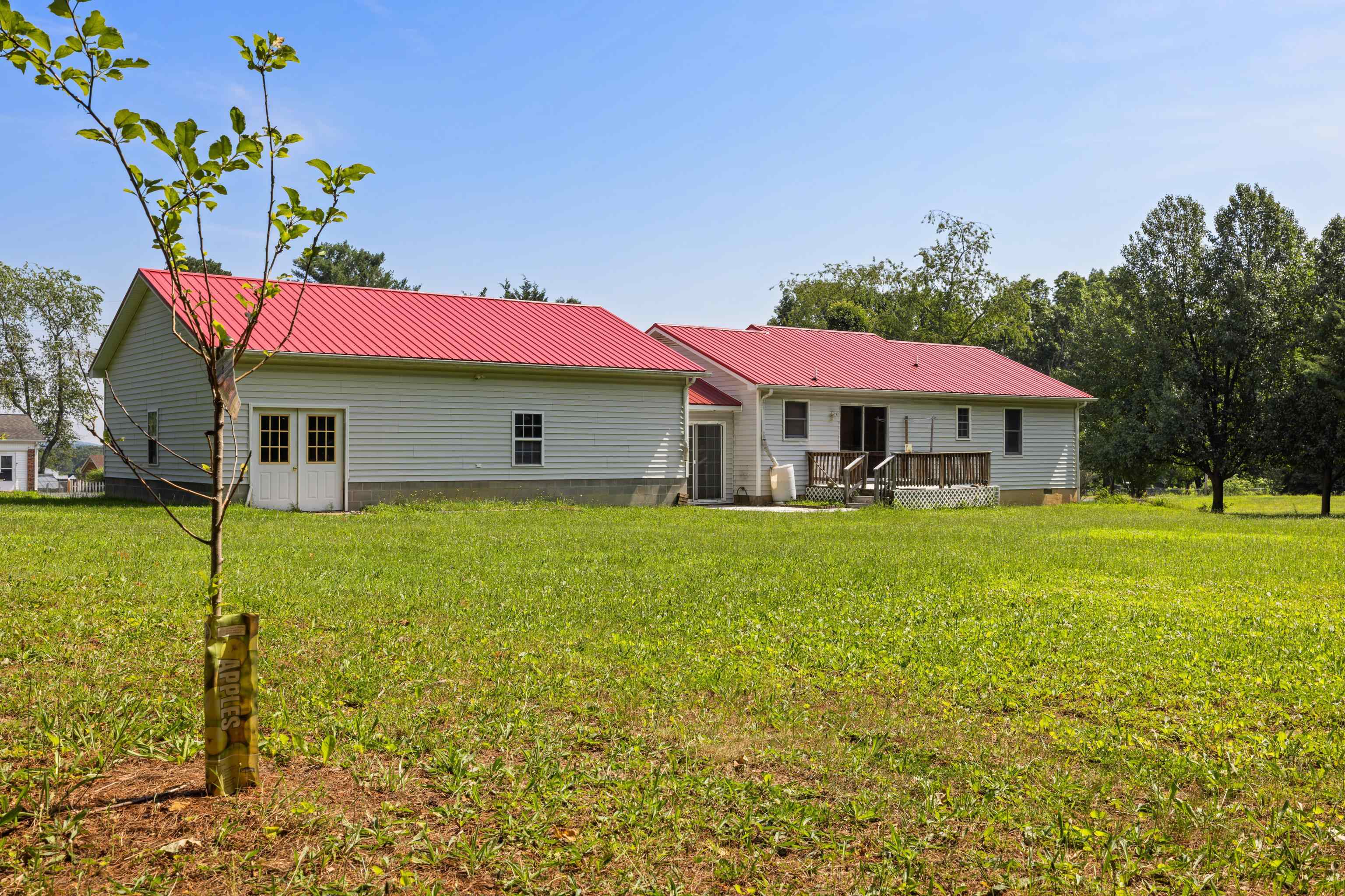57 GREENBRIAR LN, STUARTS DRAFT, Virginia 24477, 3 Bedrooms Bedrooms, ,2 BathroomsBathrooms,Residential,57 GREENBRIAR LN,666288 MLS # 666288