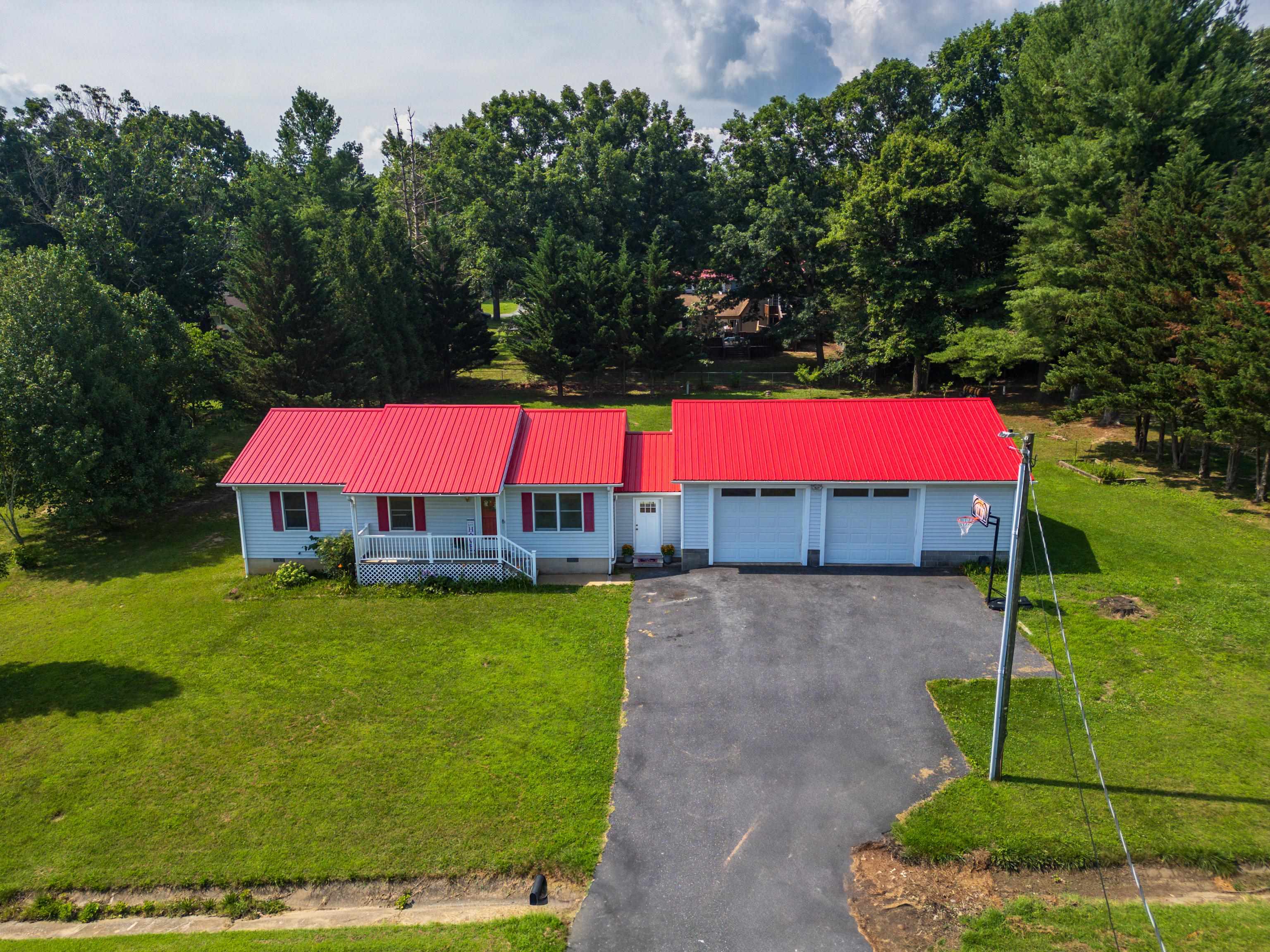 57 GREENBRIAR LN, STUARTS DRAFT, Virginia 24477, 3 Bedrooms Bedrooms, ,2 BathroomsBathrooms,Residential,57 GREENBRIAR LN,666288 MLS # 666288