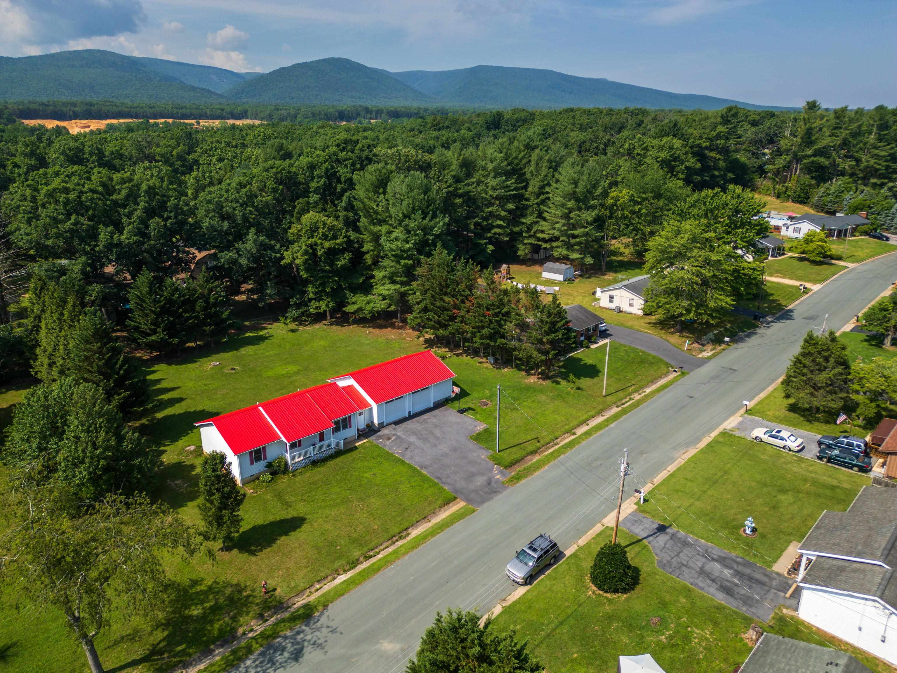 57 GREENBRIAR LN, STUARTS DRAFT, Virginia 24477, 3 Bedrooms Bedrooms, ,2 BathroomsBathrooms,Residential,57 GREENBRIAR LN,666288 MLS # 666288
